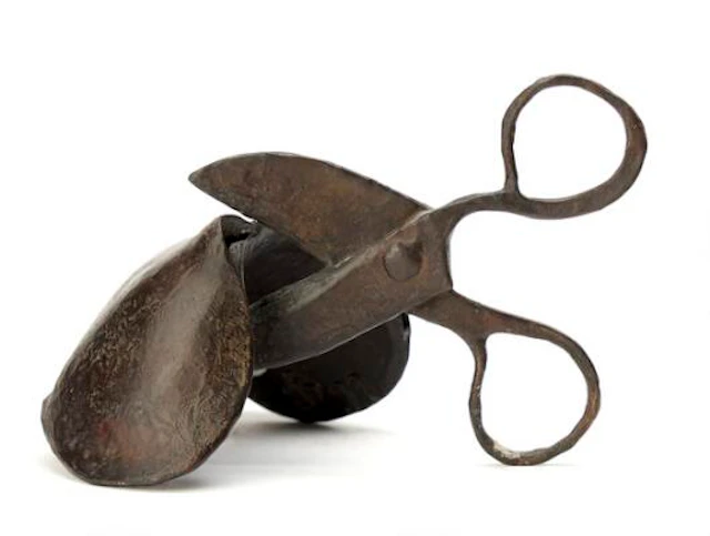 Jørgen Haugen Sørensen: Object with scissors. Signed monogram 79