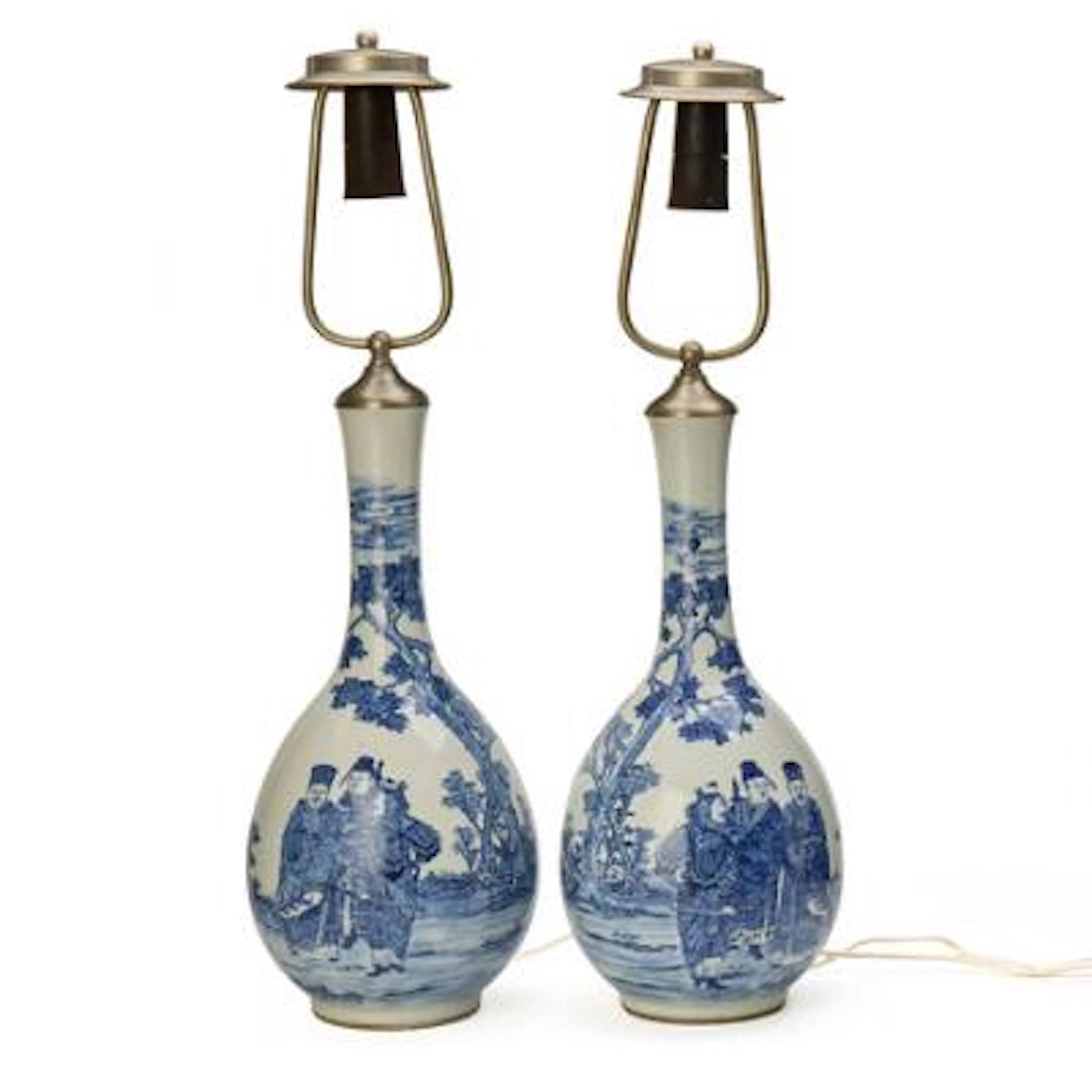 A pair of Chinese blue and white porcelain bottle vases. 20th century.
