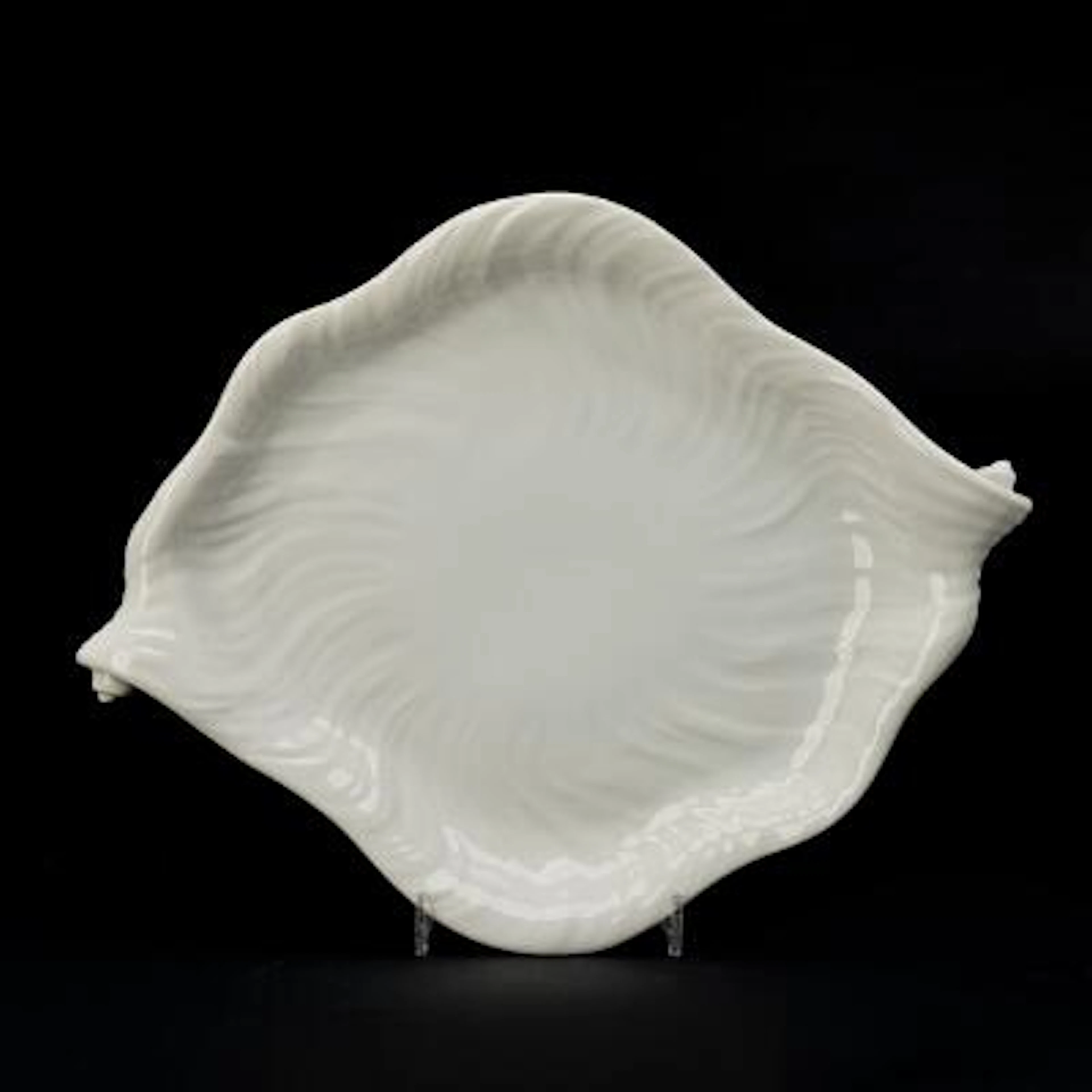 Arje Griegst: "White Triton". Porcelain serving dish decorated with