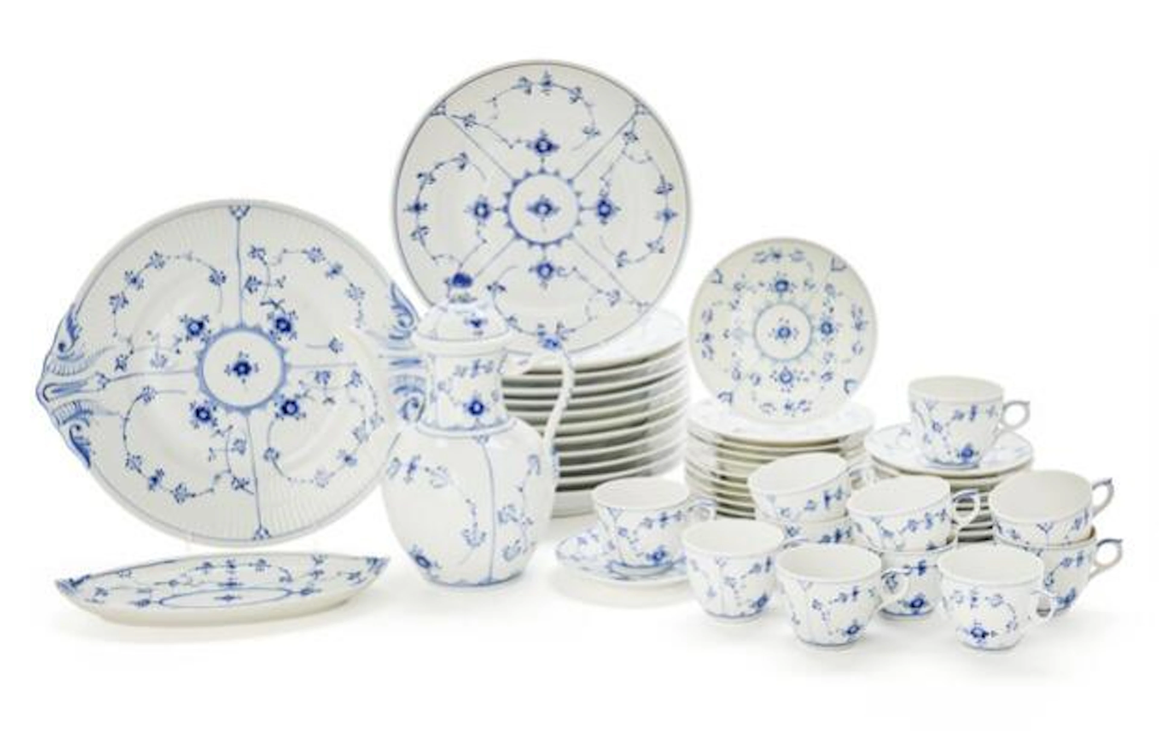 "Blue Fluted" porcelain service, decorated in underglaze blue. Royal