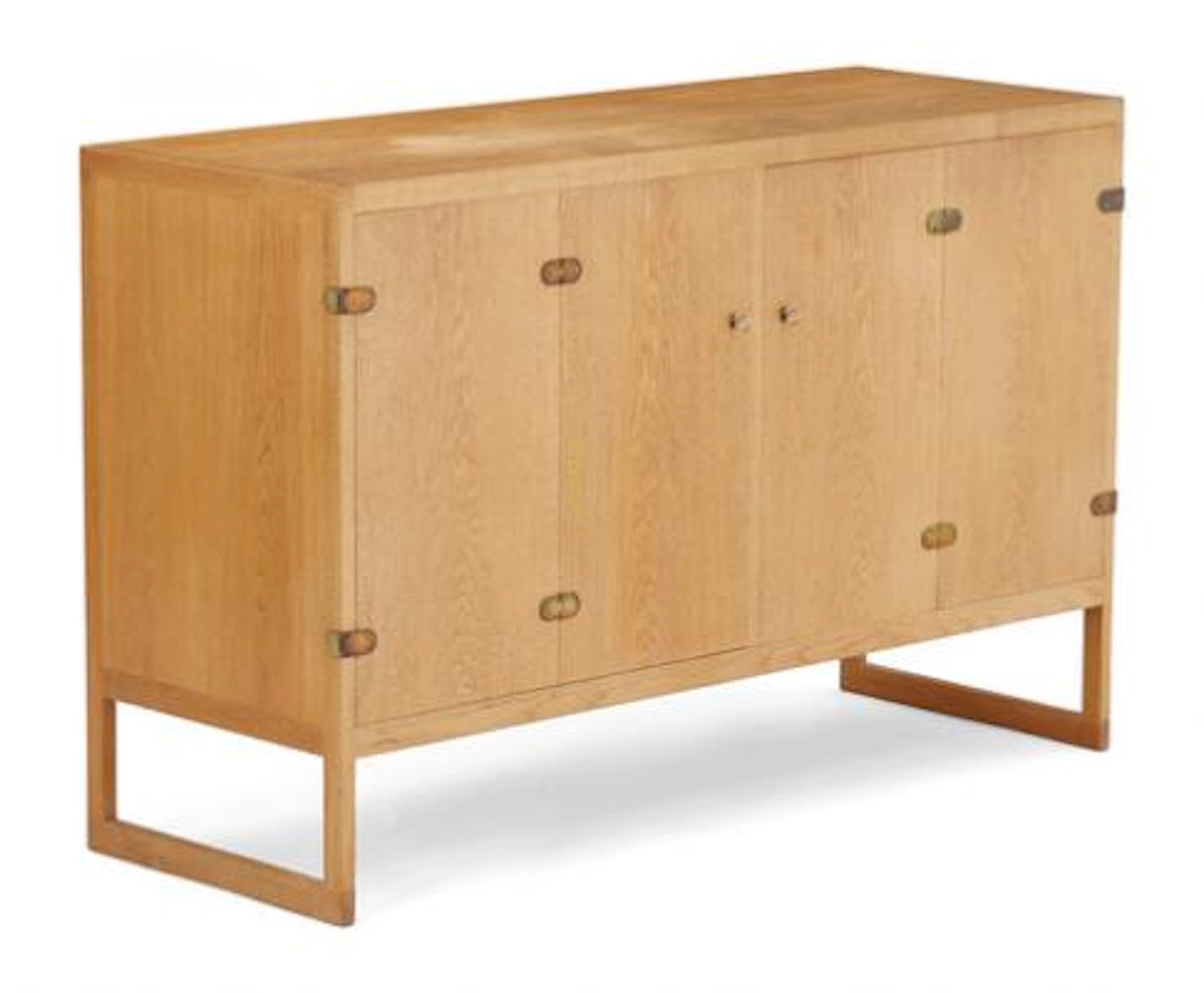 Børge Mogensen: Oak sideboard with two folding doors. H. 90. W. 138.