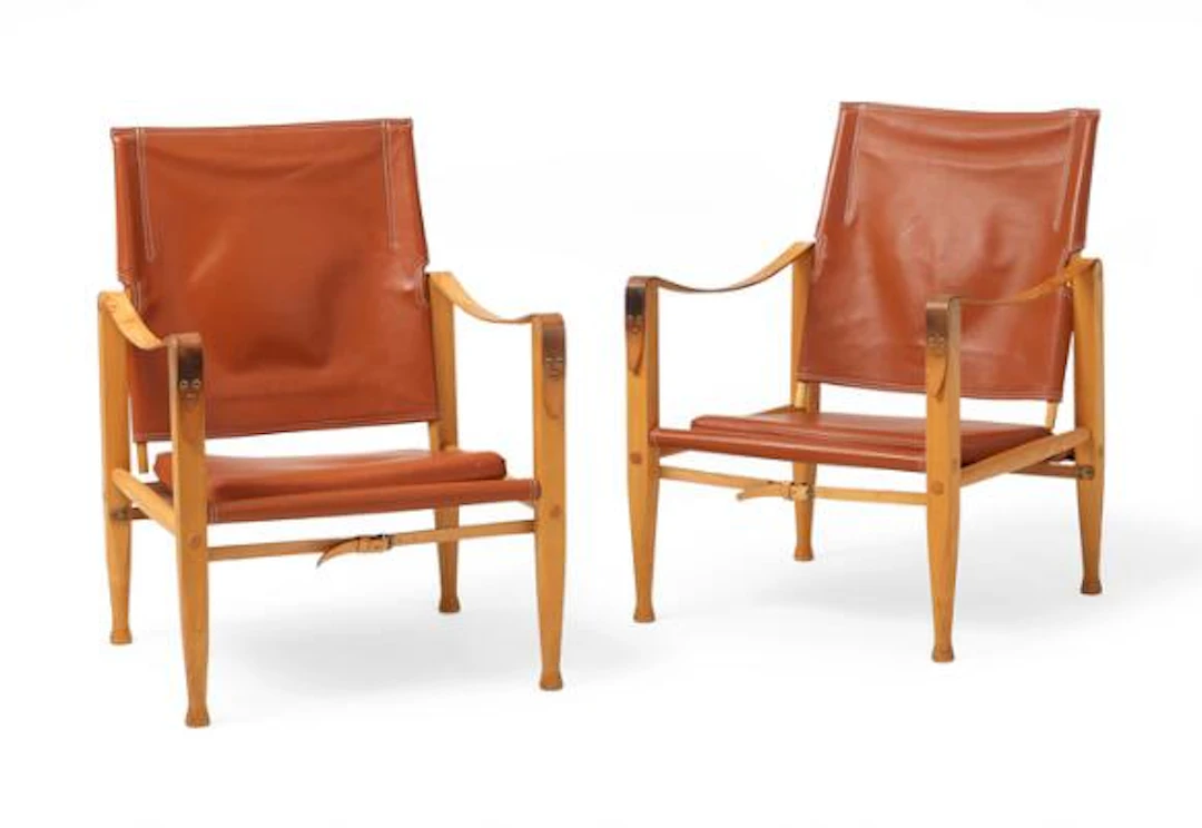 Kaare Klint: A pair of safari chairs with ash frame. Seat and back