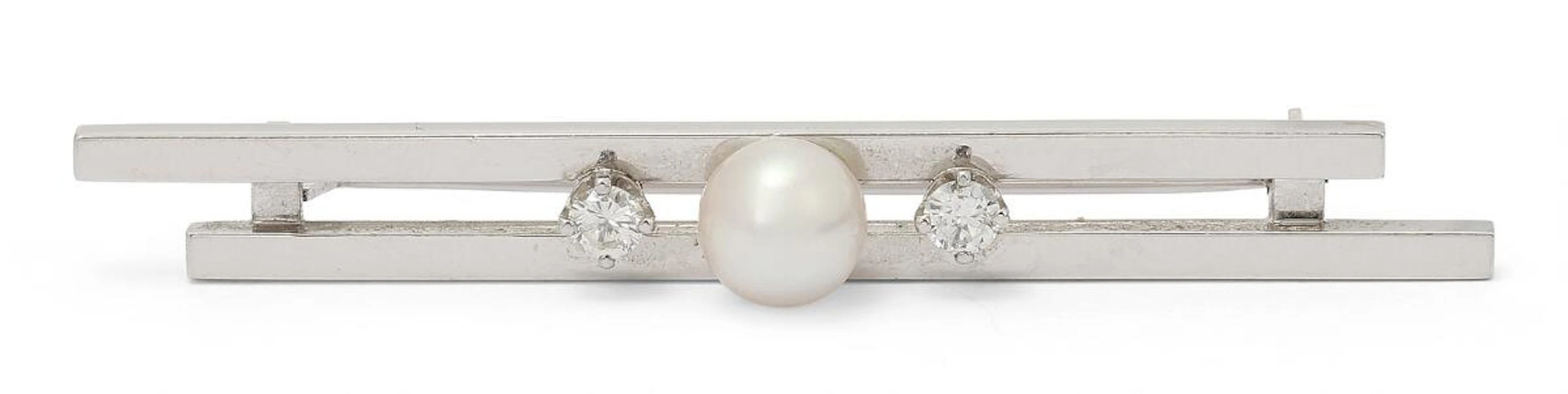 Edvard Berg: A pearl and diamond brooch set with a pearl and diamonds