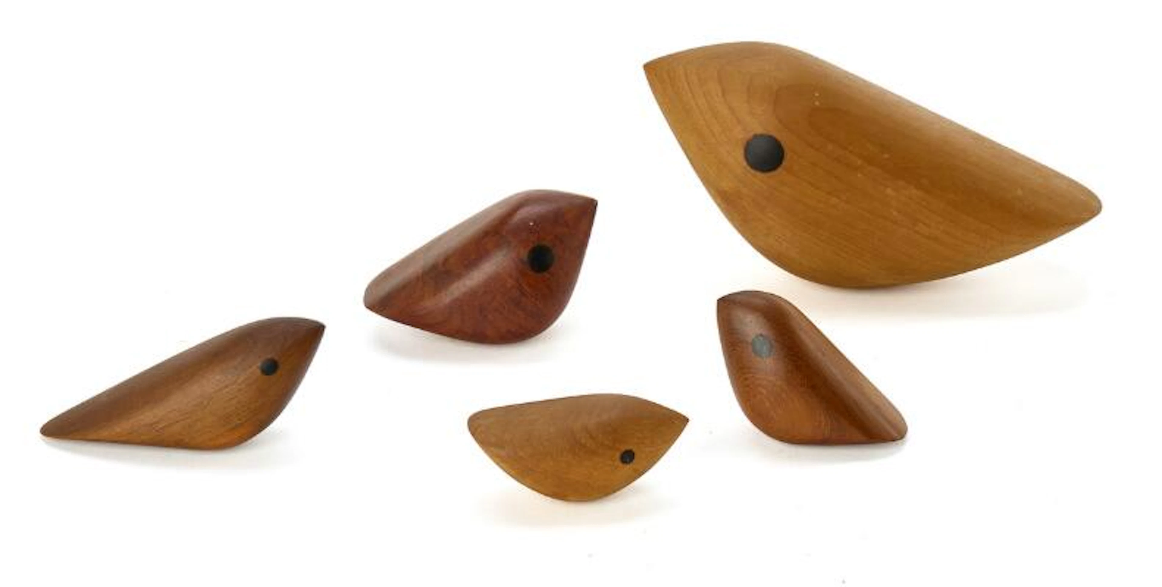 Jacob Hermann: Five bird figures in different sizes and wood. Ebony