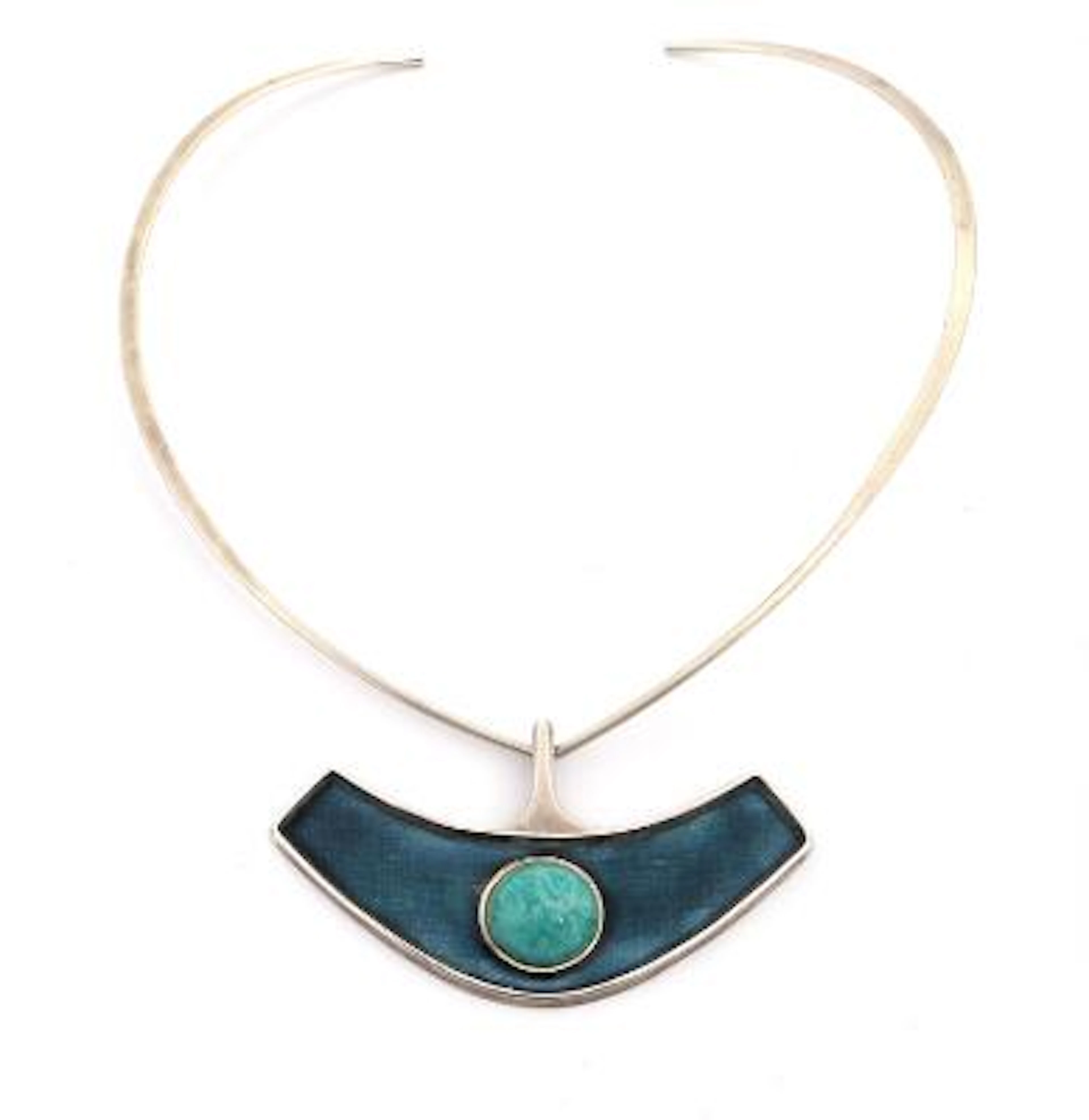 David Andersen: A neck ring set with a detachable pendant, mounted
