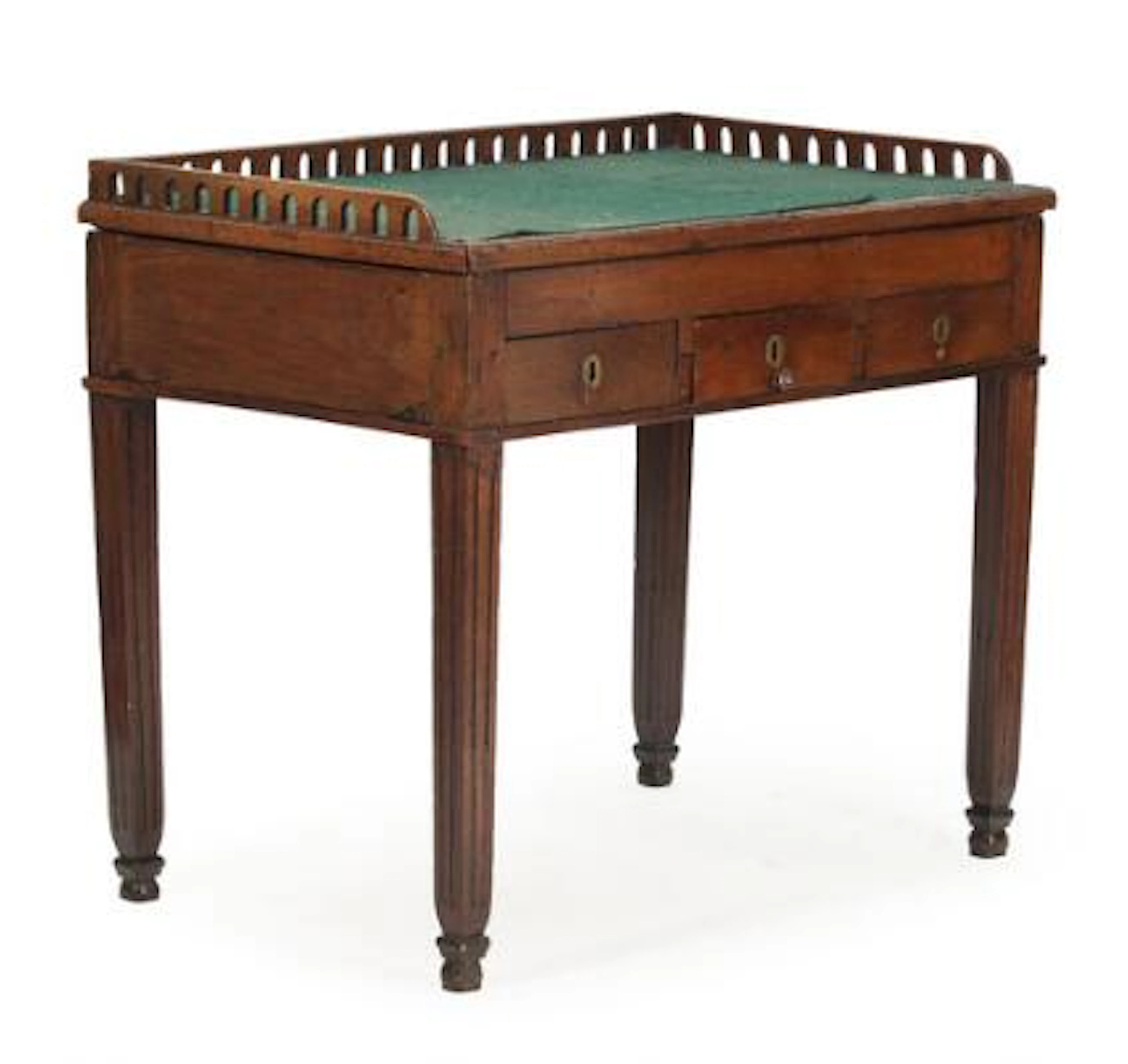 A circa 1800 Louis XVI mahogany game table. H. 80. B. 95. D. 59 cm.