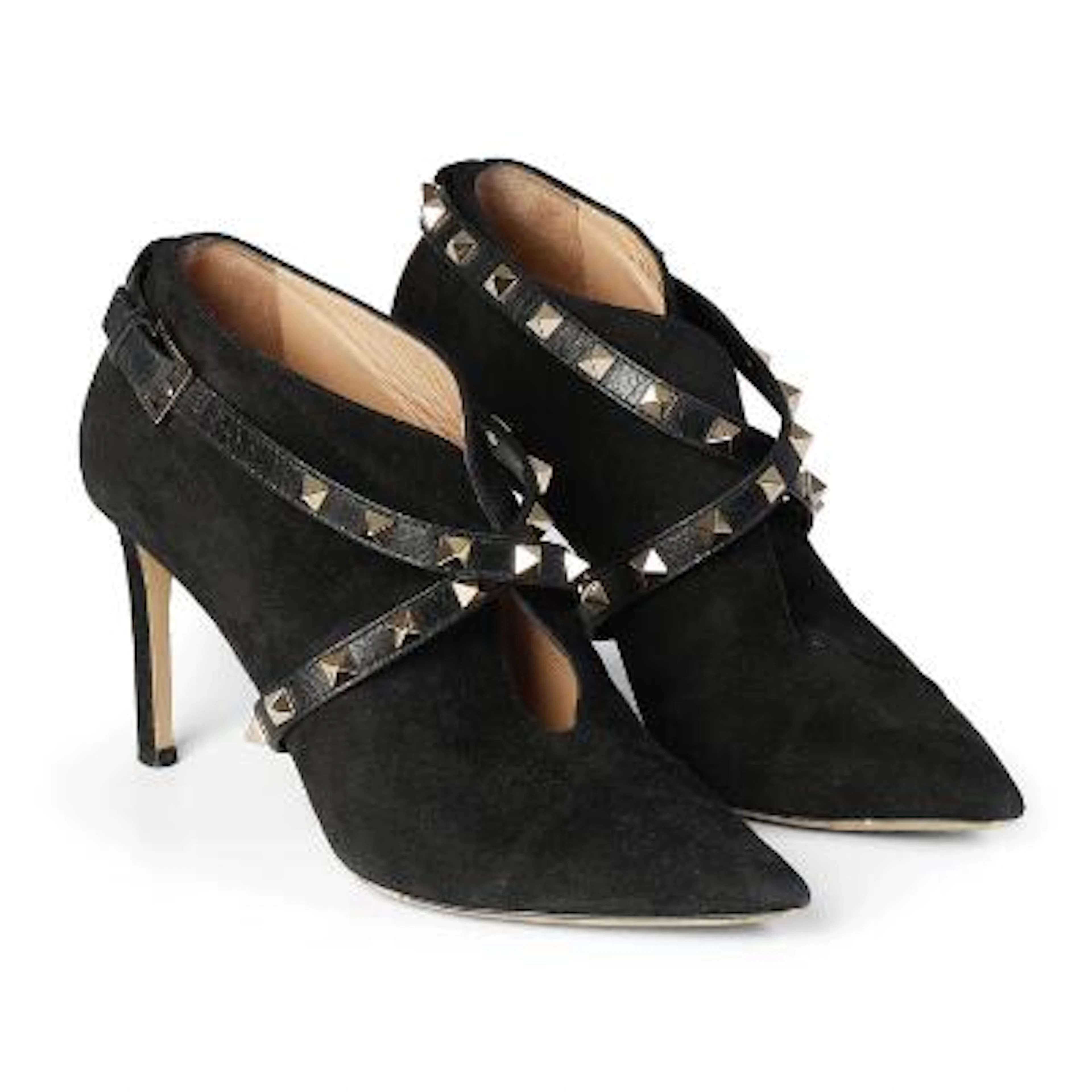 Valentino: A pair of "Rockstud" black ankle boots in suede. Size 35.5.