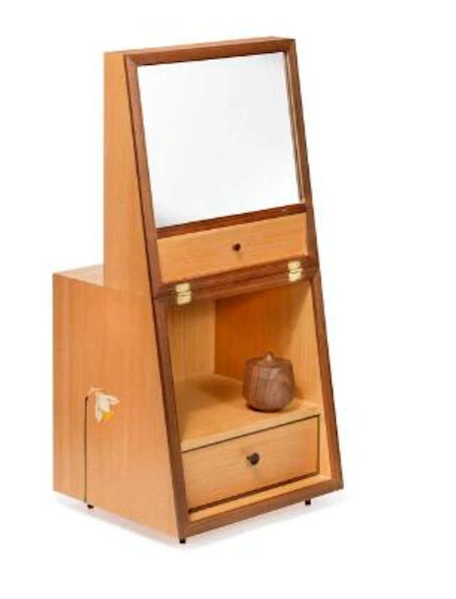 Josefine Toft: "The Vain". Oregon pine and walnut vanity case. Side