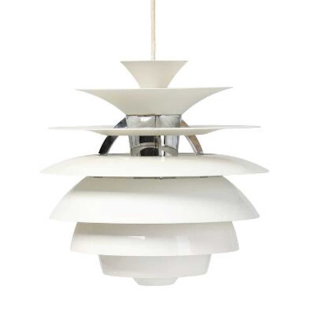 Poul Henningsen: "Snow ball". Pendant with white lacquered metal lamellas.