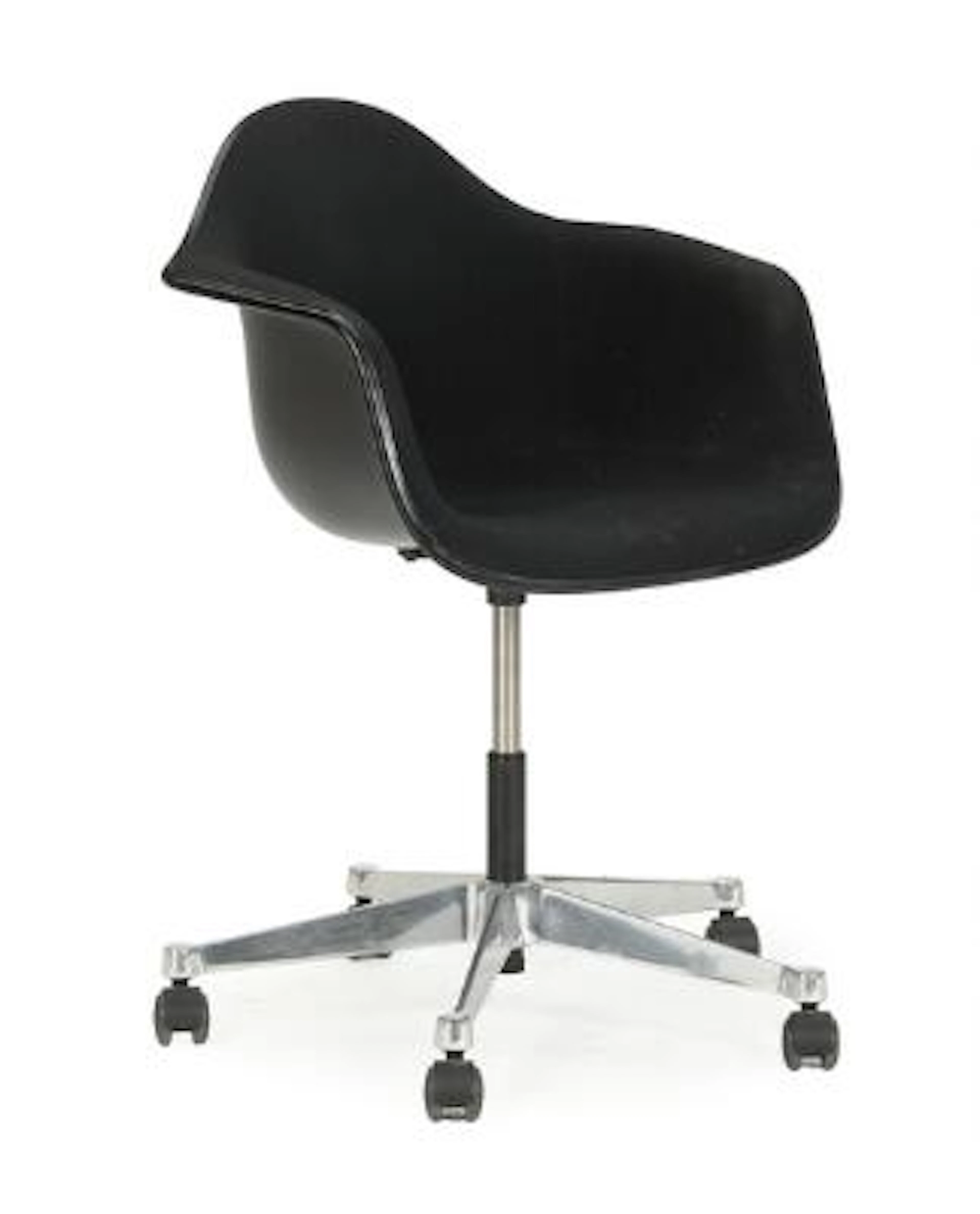 Charles Eames, Ray Eames: "PACC". Office chair with shell of black
