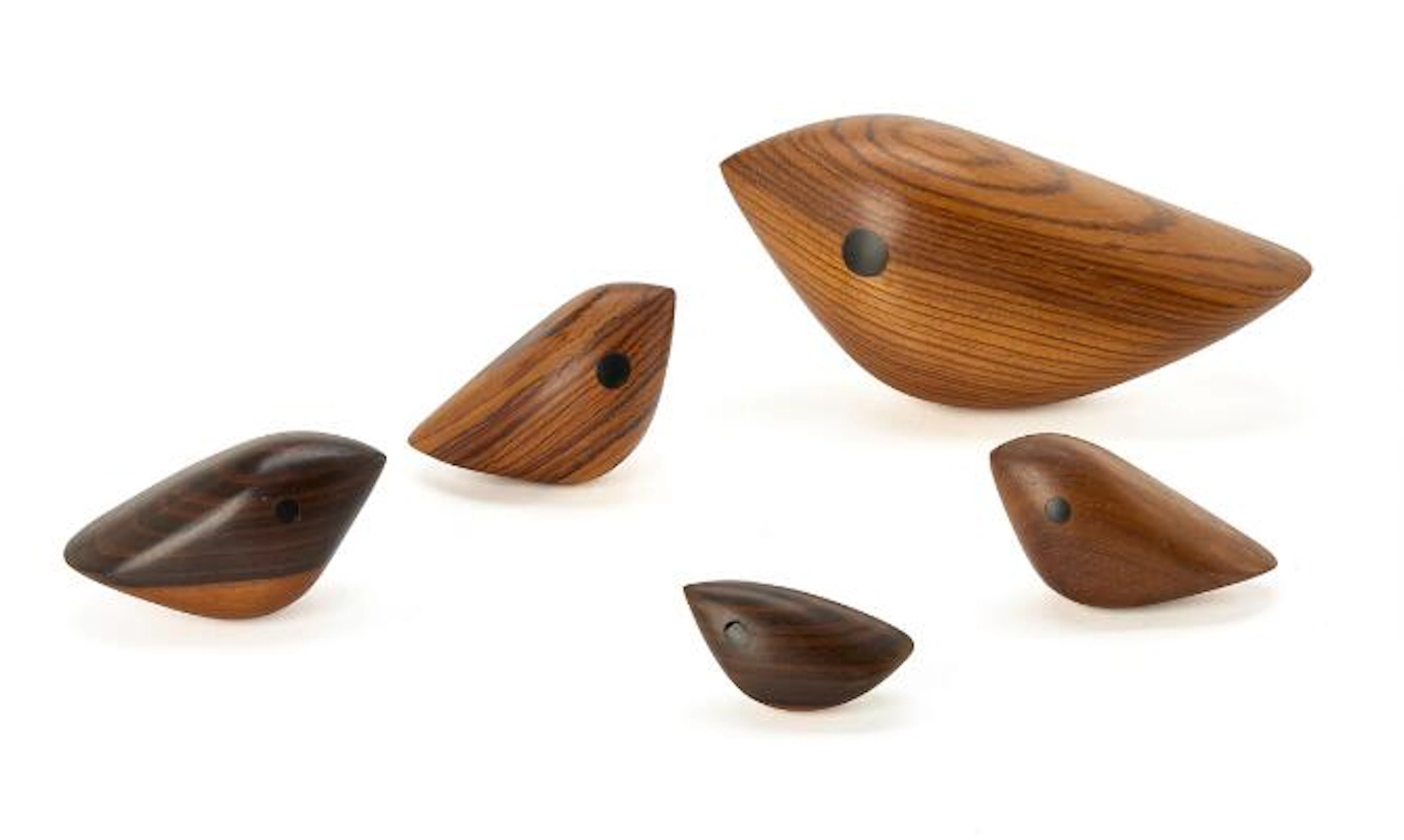 Jacob Hermann: Five bird figures in different sizes and wood. Ebony
