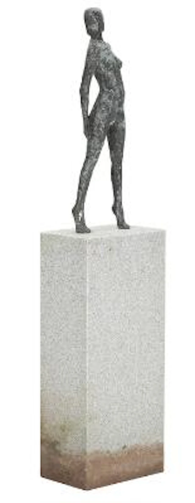 Poul Jepsen: Standing woman in patinated bronze, mounted on a granite