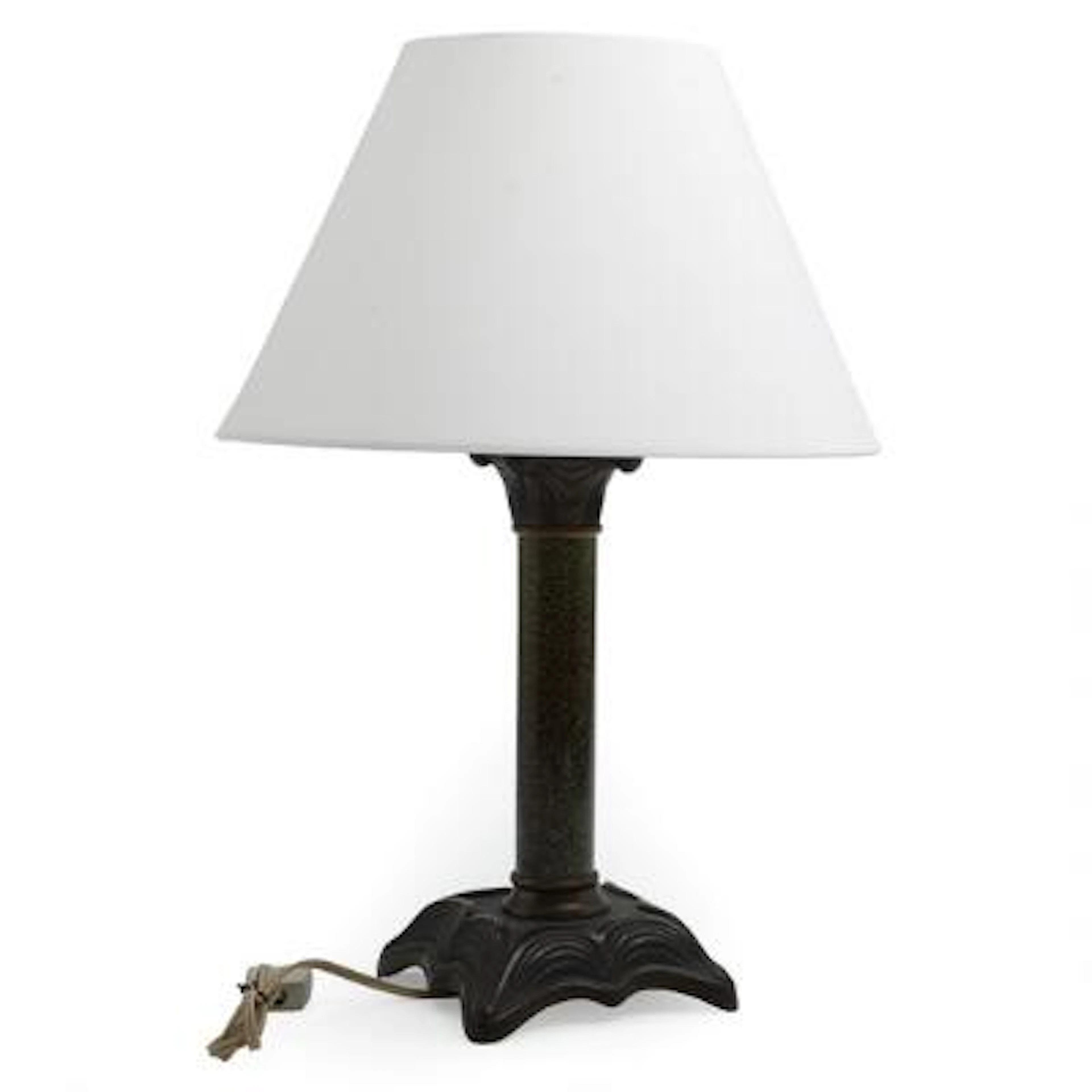Danish design: Patinated bronze table lamp with four-sided base. 1940s.