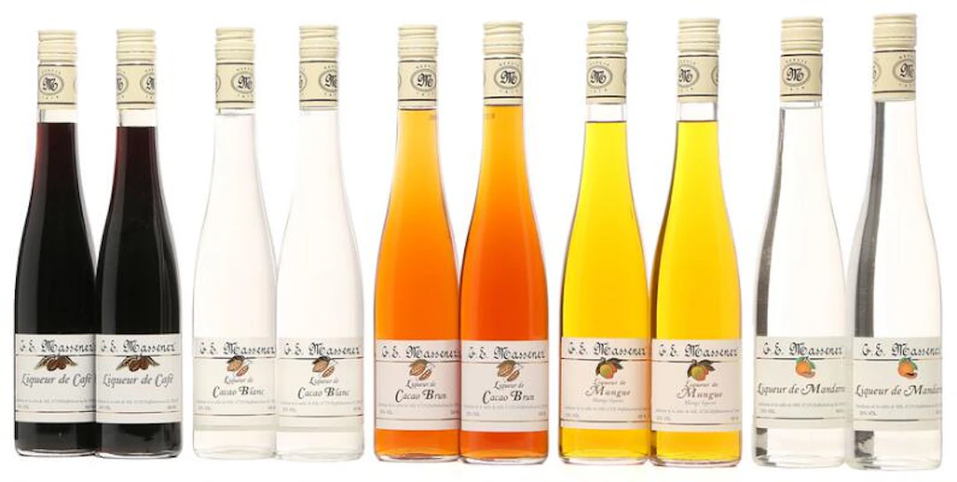 2 bts. 0,5 l. Liqueur de Café, G. E. Massenez etc. Total 10 bts. –