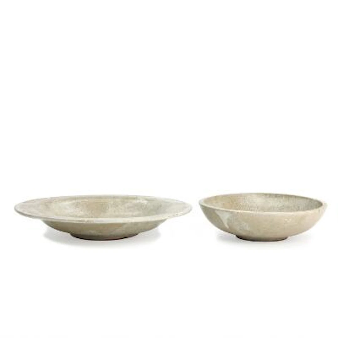 Arne Bang: Stoneware bowl and dish decorated with sand coloured glaze.