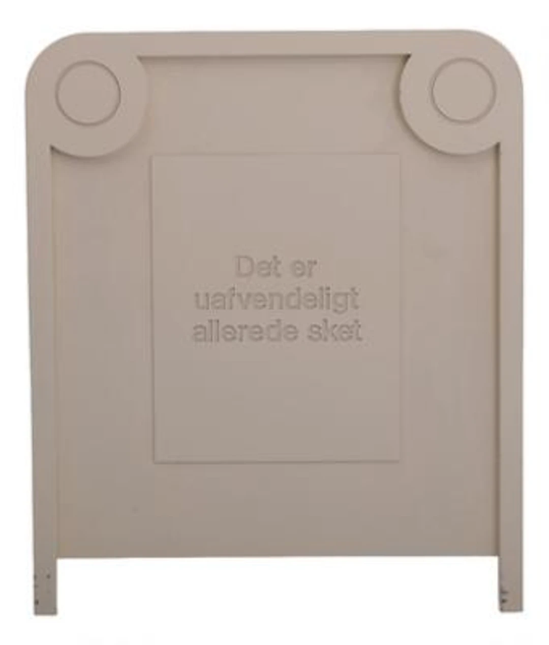 Ingvar Cronhammar: "Det er uafvendeligt allerede sket". Furniture