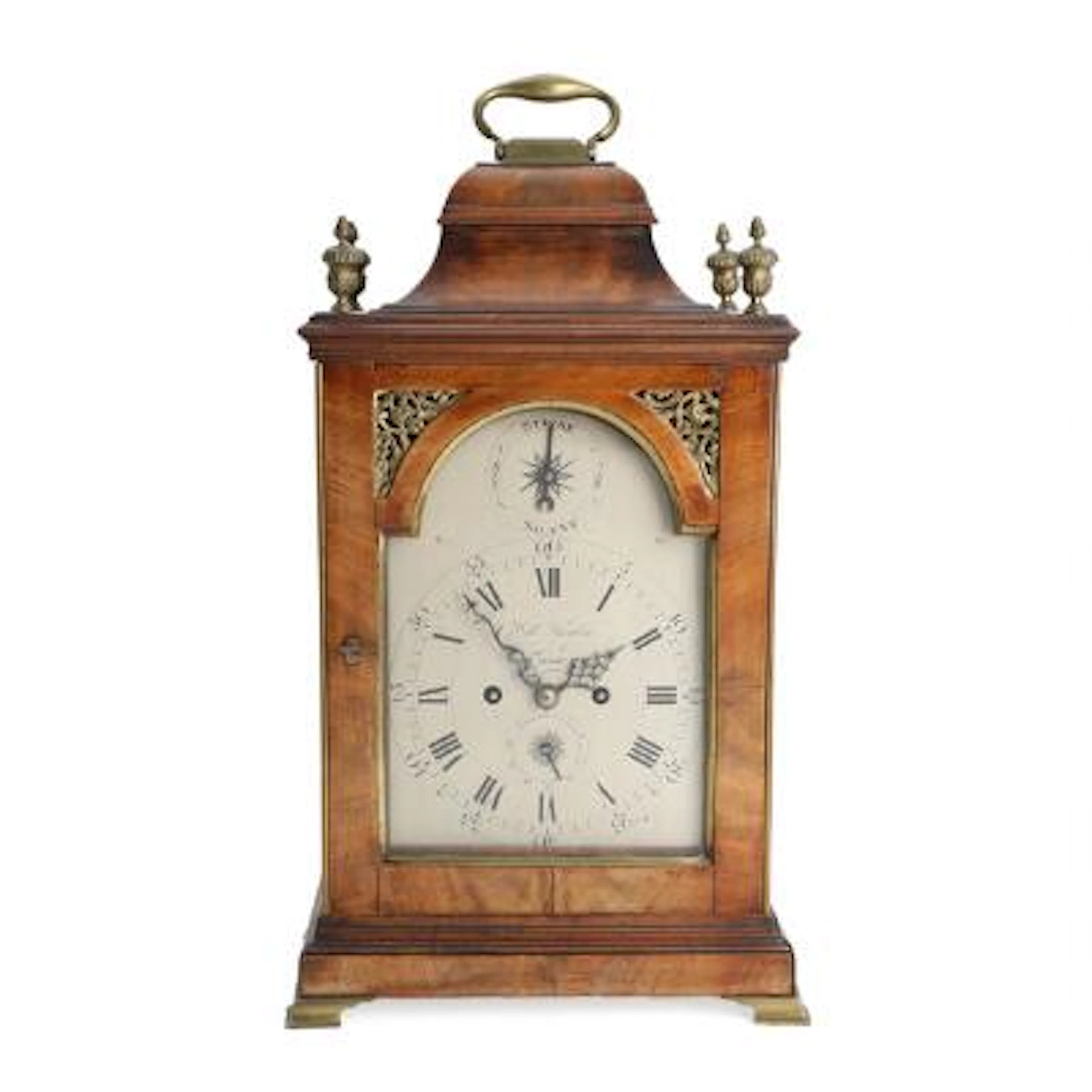 Georg III bracket clock in mahogany case, silvered dial with Roman
