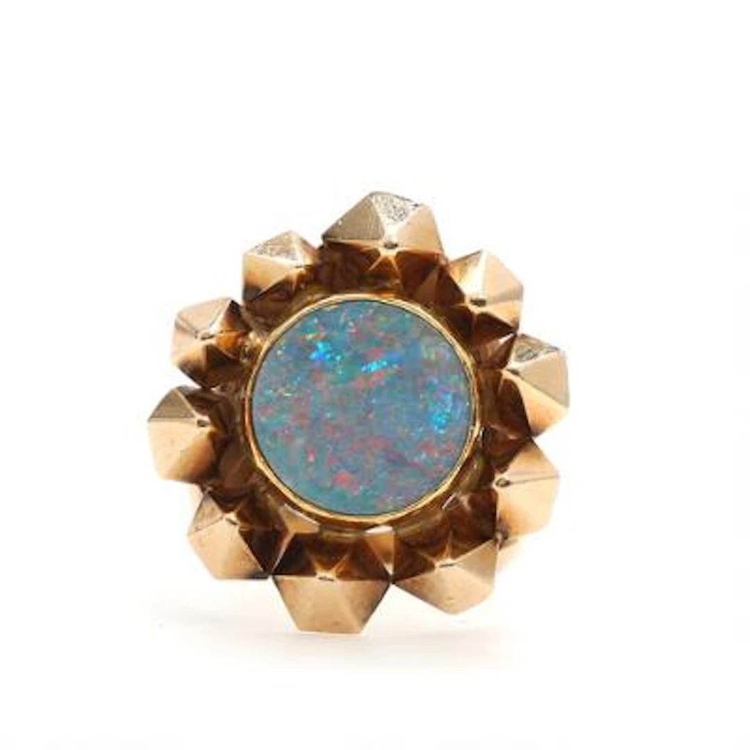 Frank Ahm: Opal ring set with polished opal, mounted in 14k gold.