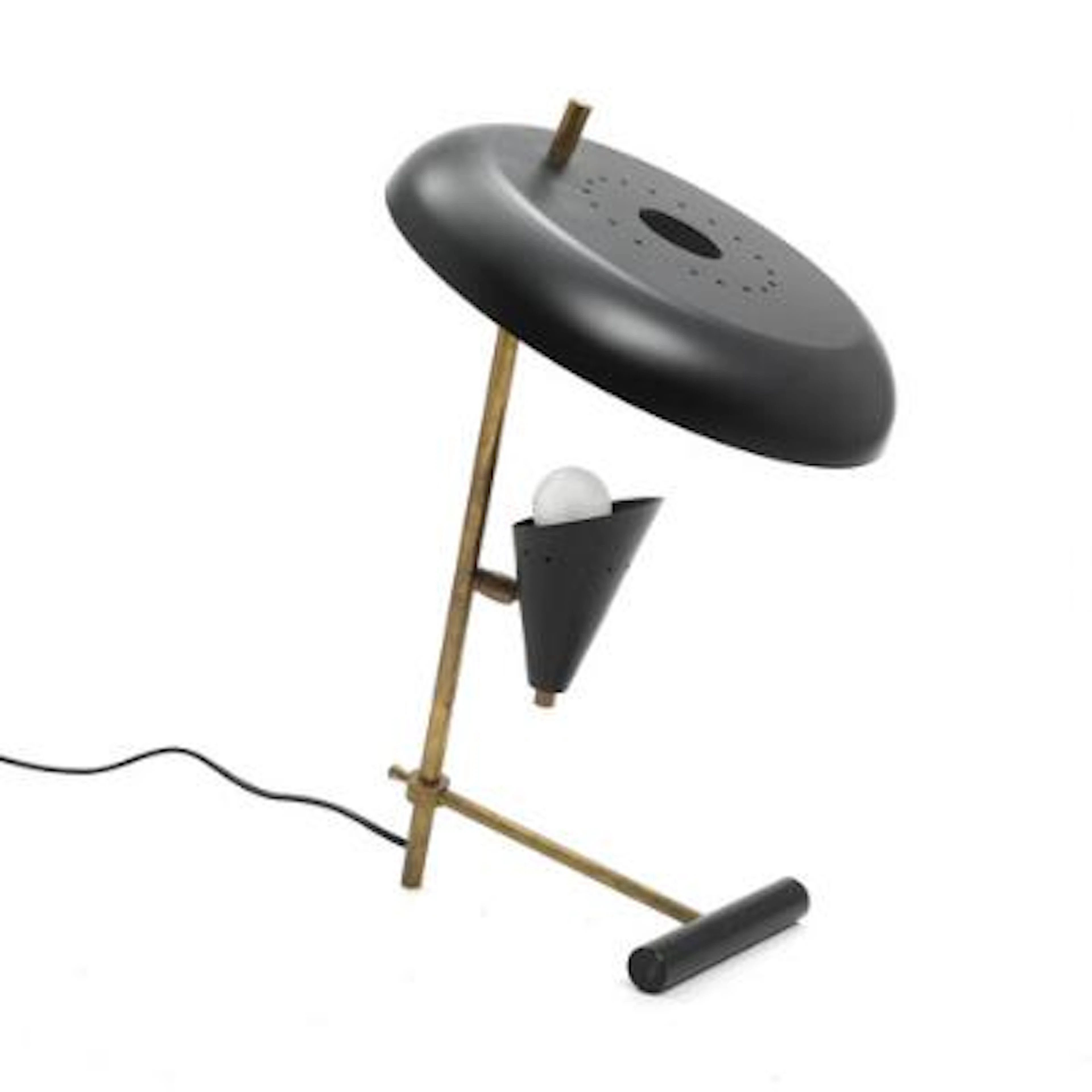 Luci Progetti: "Enterprise". A patinated brass table lamp with two