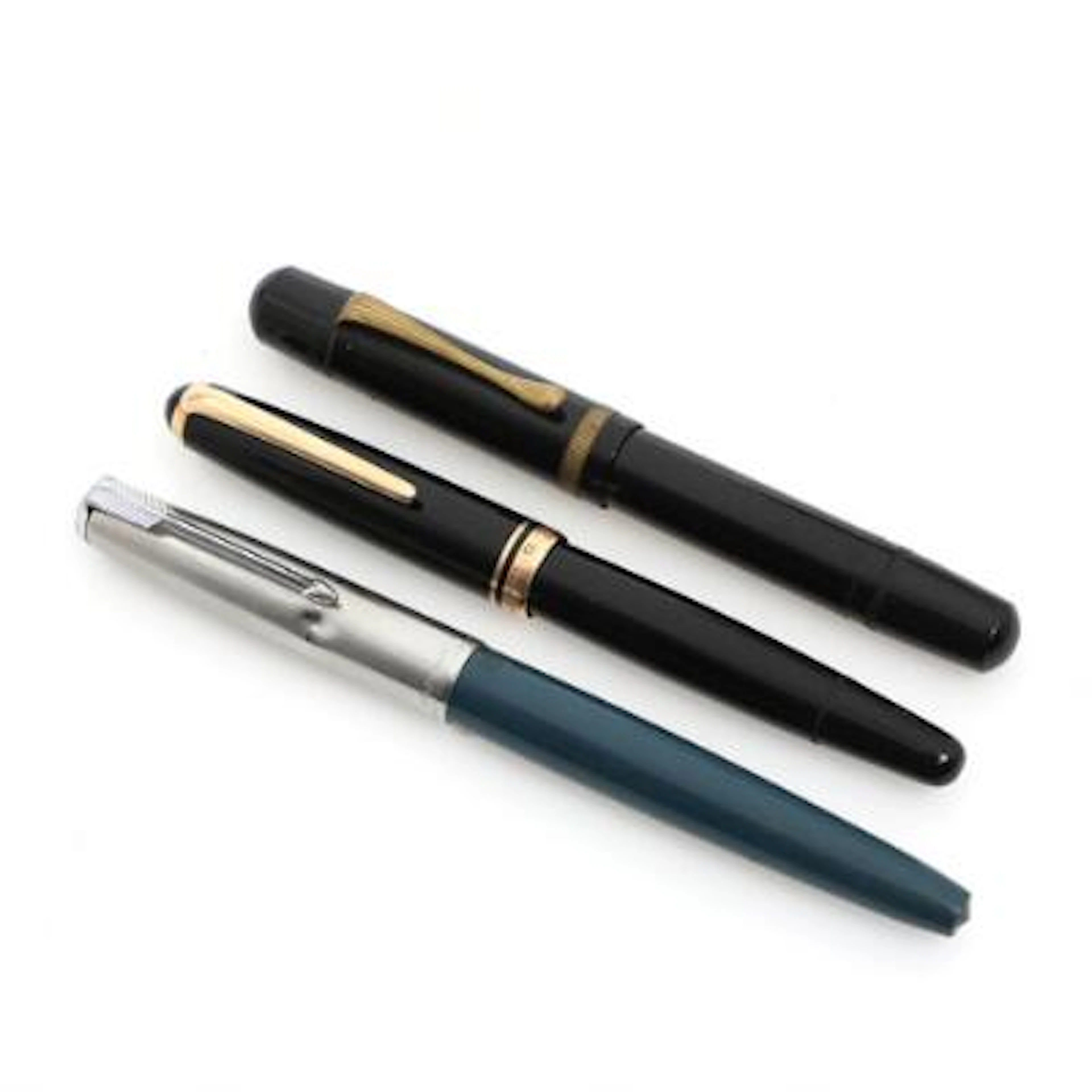 Montblanc, a.o: Three fountain pens with 14k gold nibs. (3) – Bruun