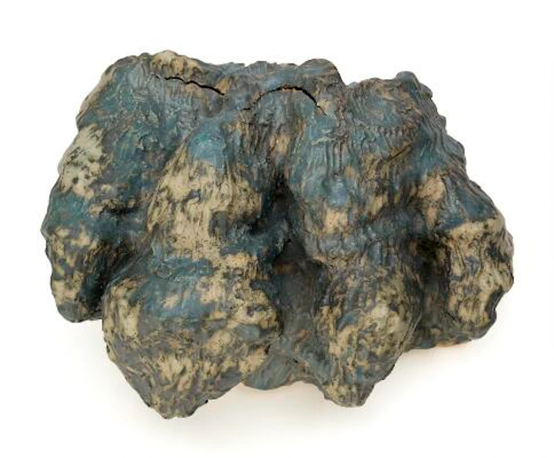 Ubekendt kunstner: Organic/amorphous sculpture. Unsigned. Glazed stoneware.