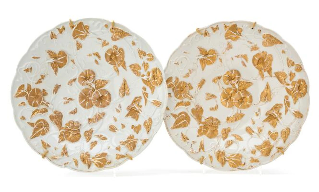 A pair of Meissen "Prunken" bowls of porcelain, decorated in relief
