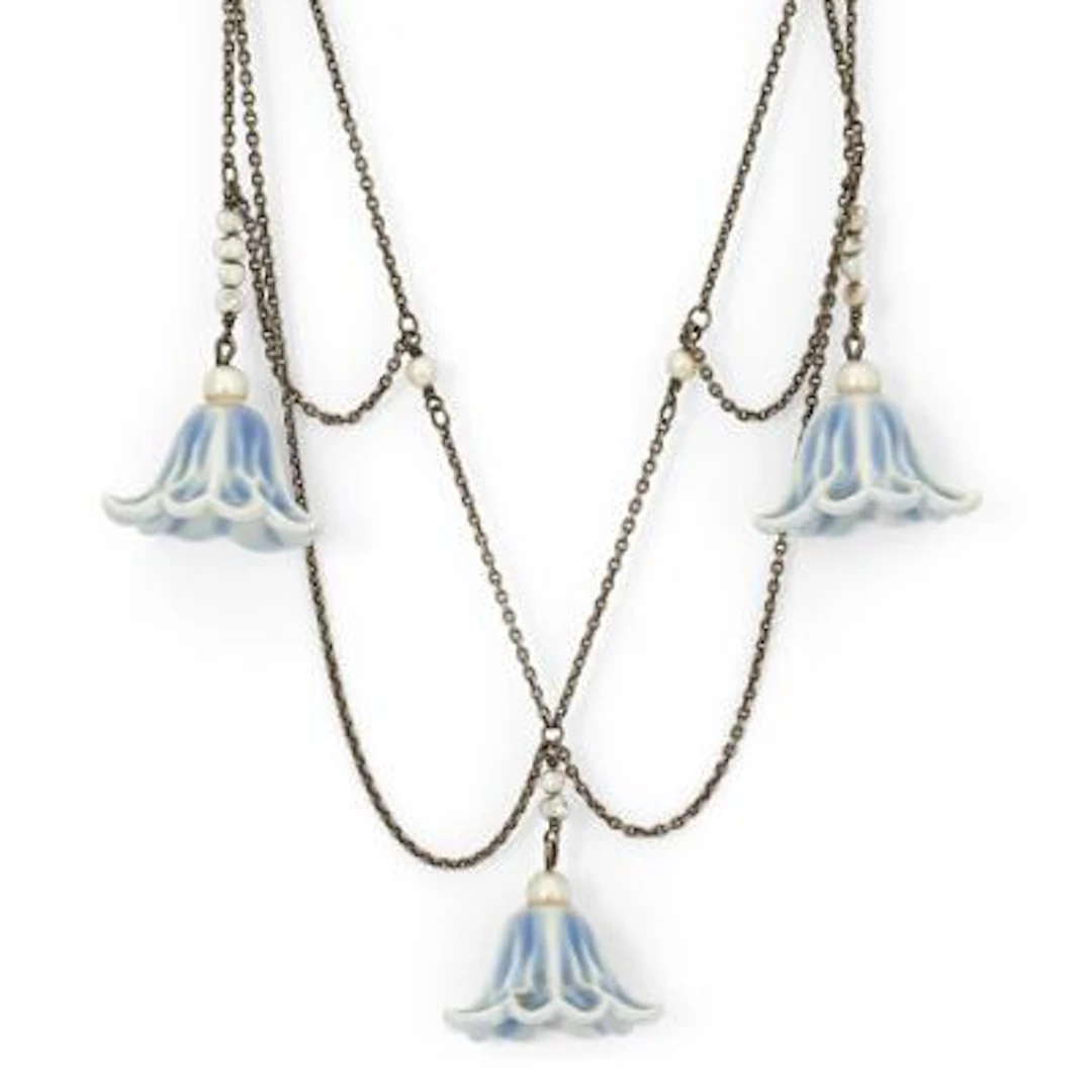 Arje Griegst: A "Bellflower" porcelain and pearl necklace of sterling