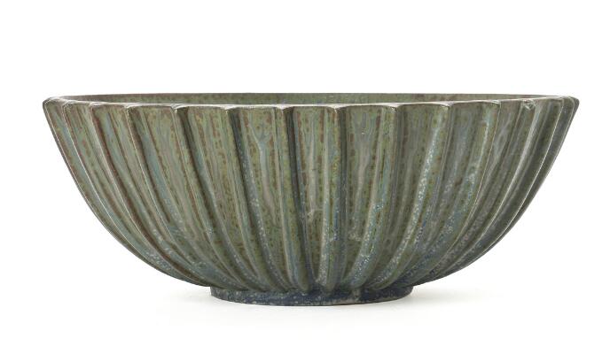 Arne Bang: A very large stoneware bowl, the outside modelled with
