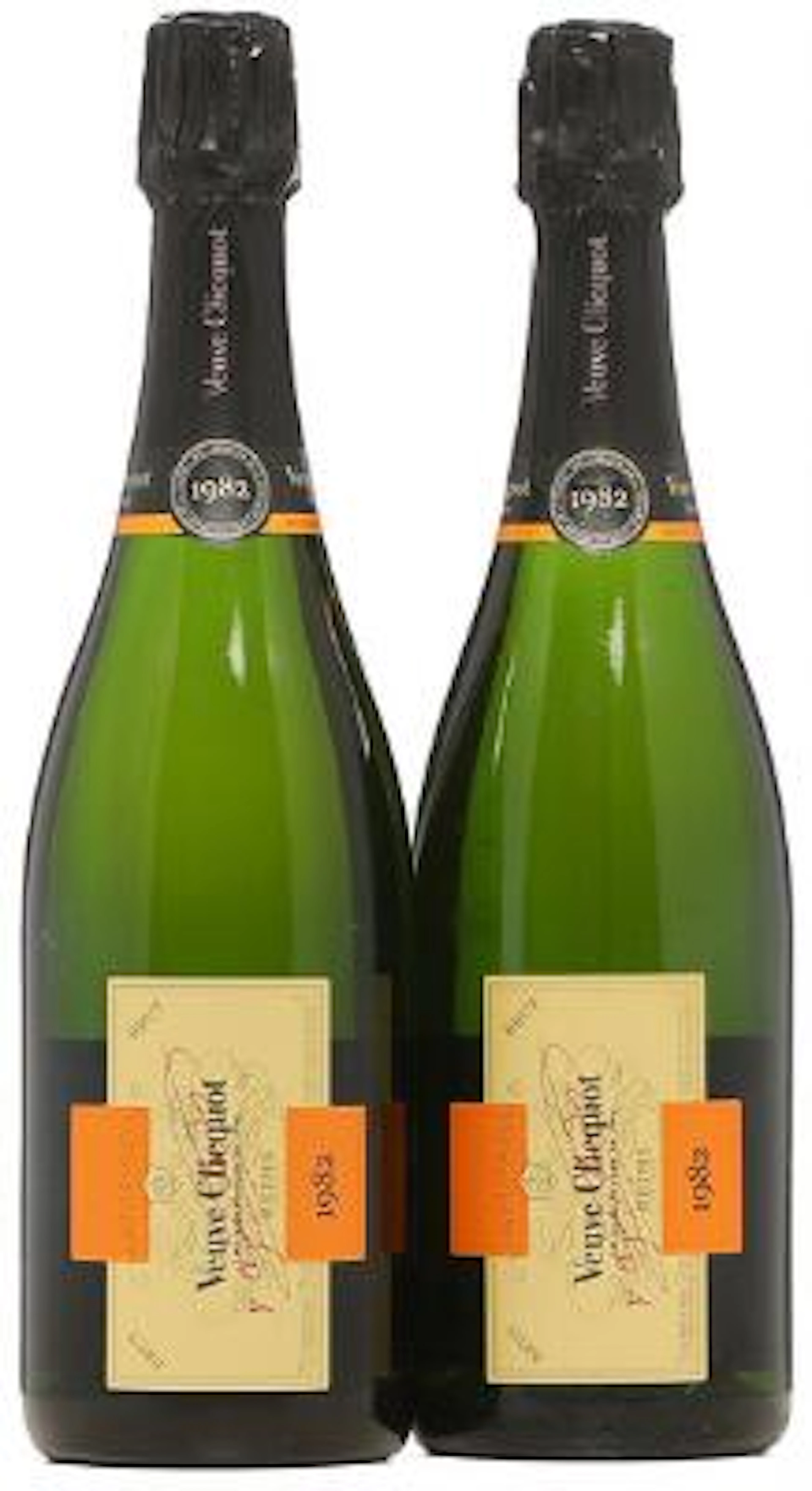 2 bts. Champagne Vintage, Veuve Clicquot 1982 A-A/B (bn). – Bruun