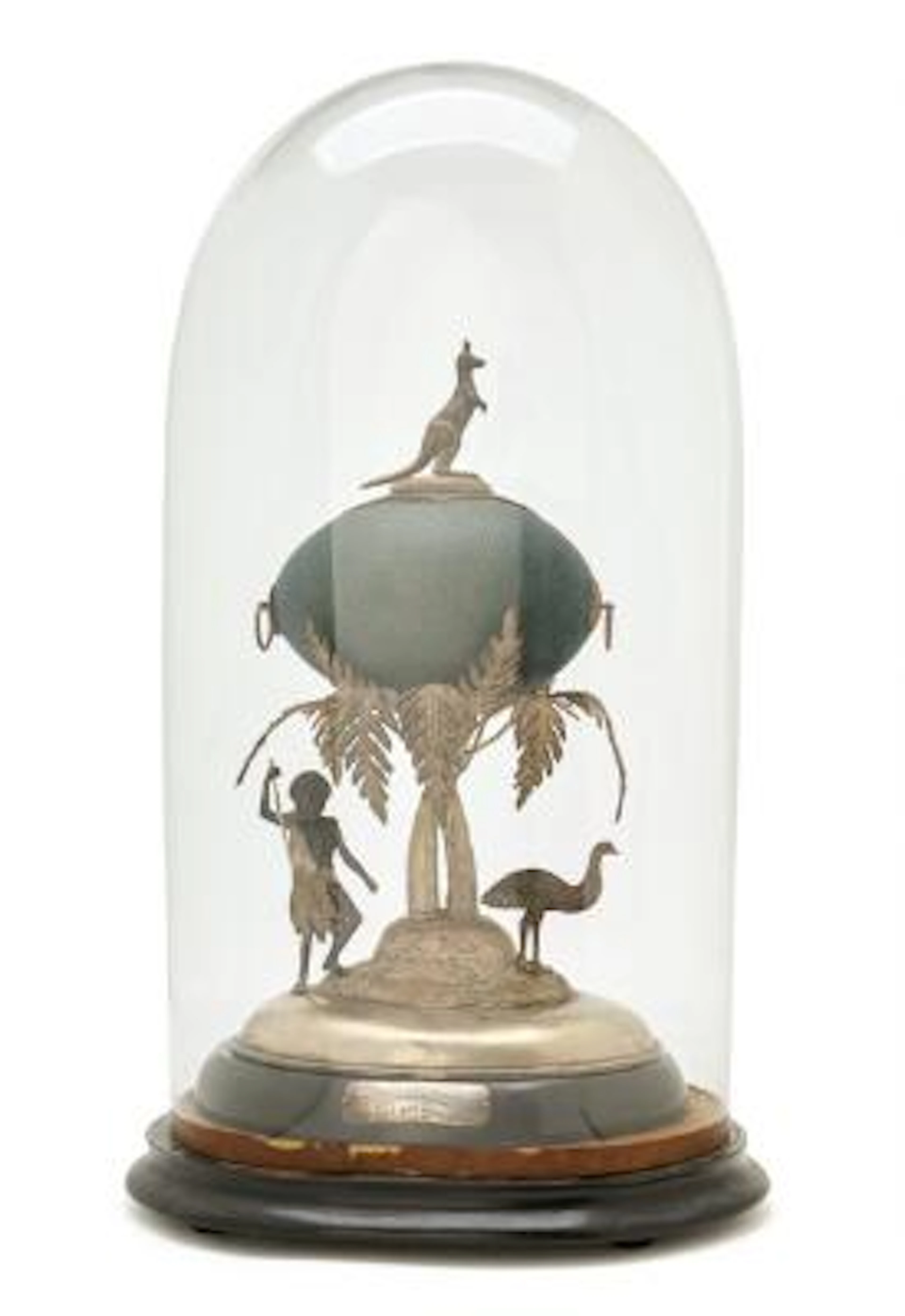 Australian silver plated centerpiece. H. centerpiece 32 cm. Dome 45