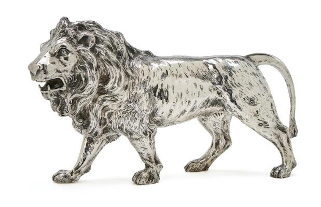 Large silver figure depicting a lion. Apparently unmarked. 18th century.