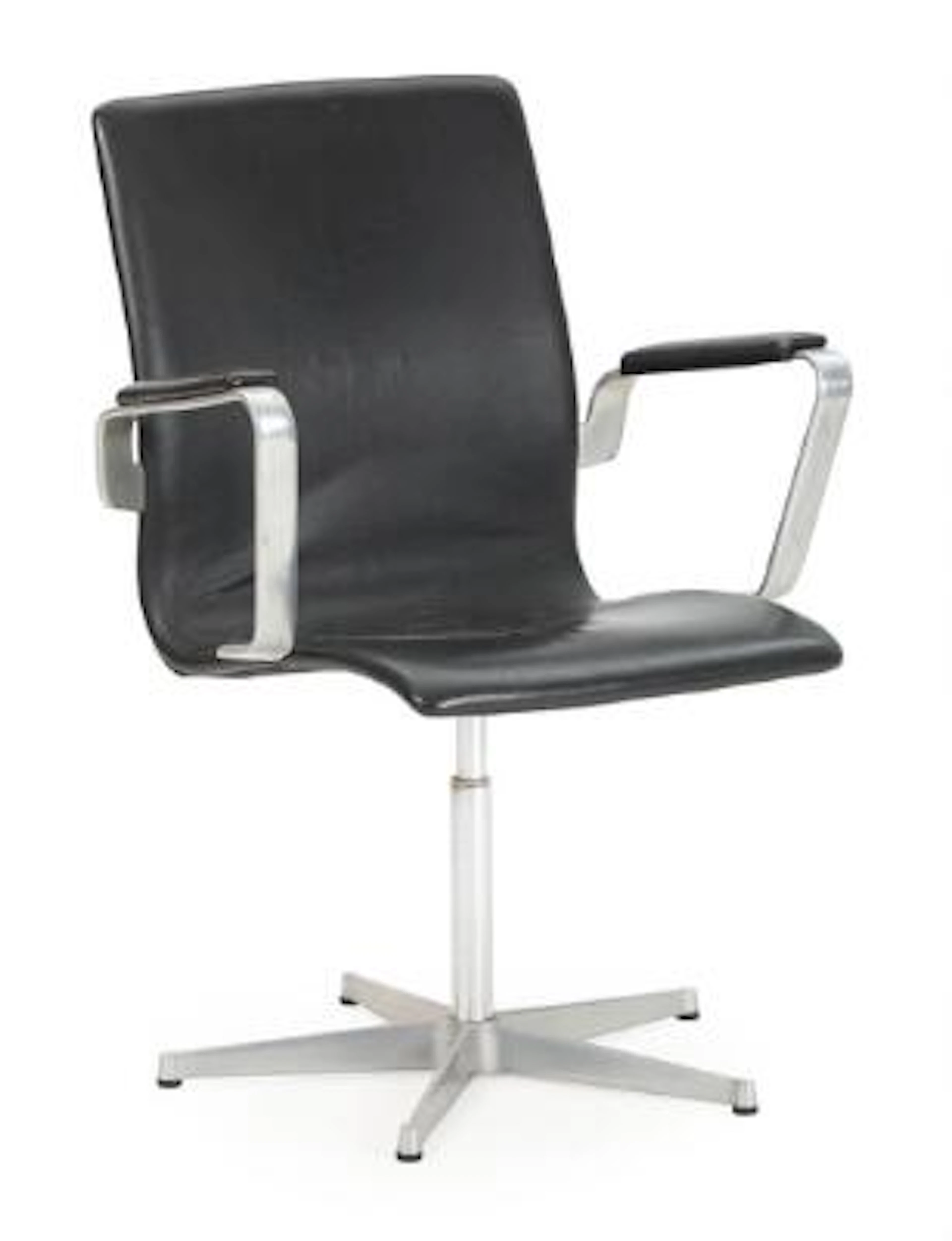 Arne Jacobsen: “Oxford”. Swivel chair with aluminium base. Model 3271.