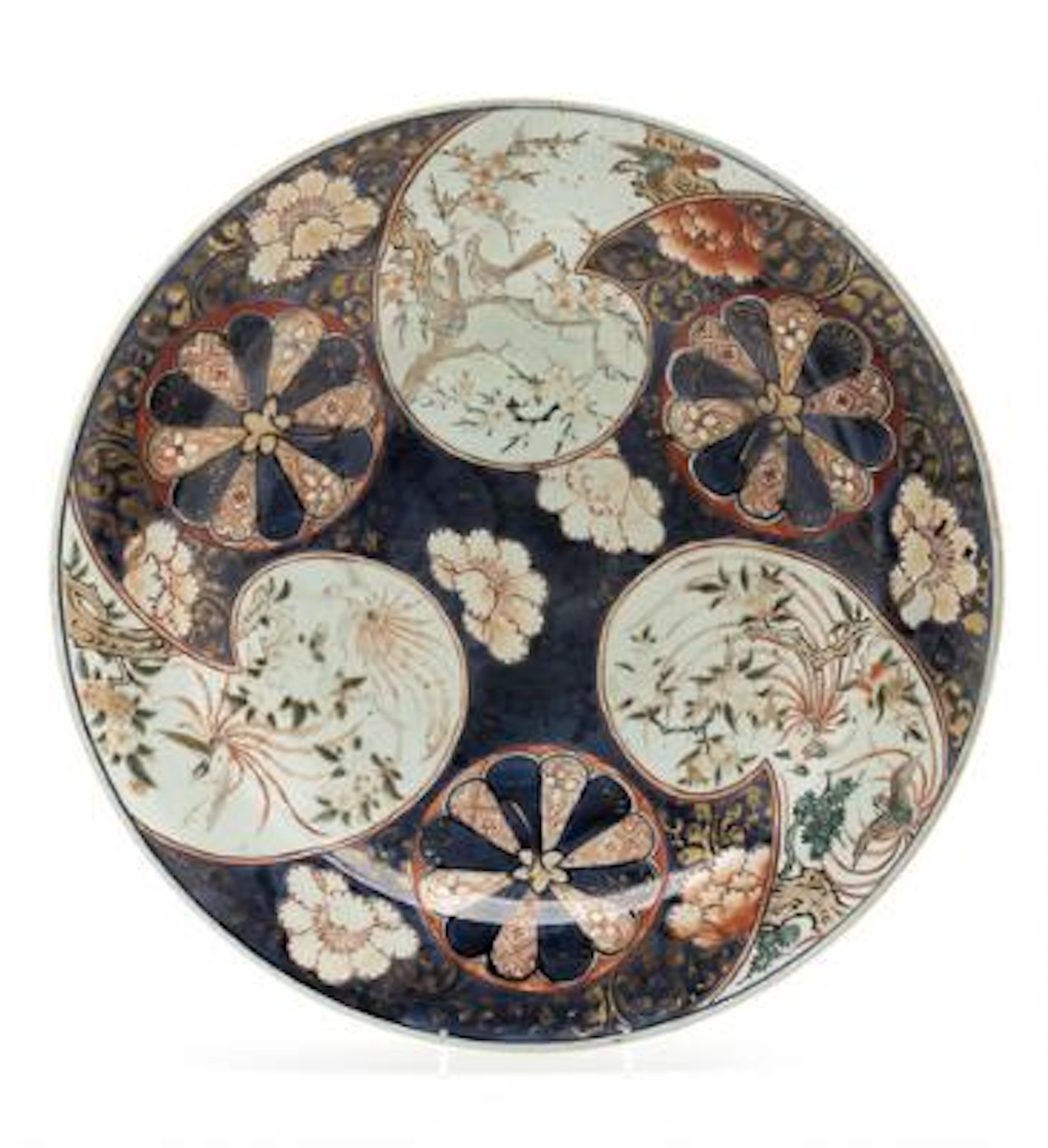 A Japanese porcelain Imari dish. Edo, 18th century. Diam. 49.5 cm.