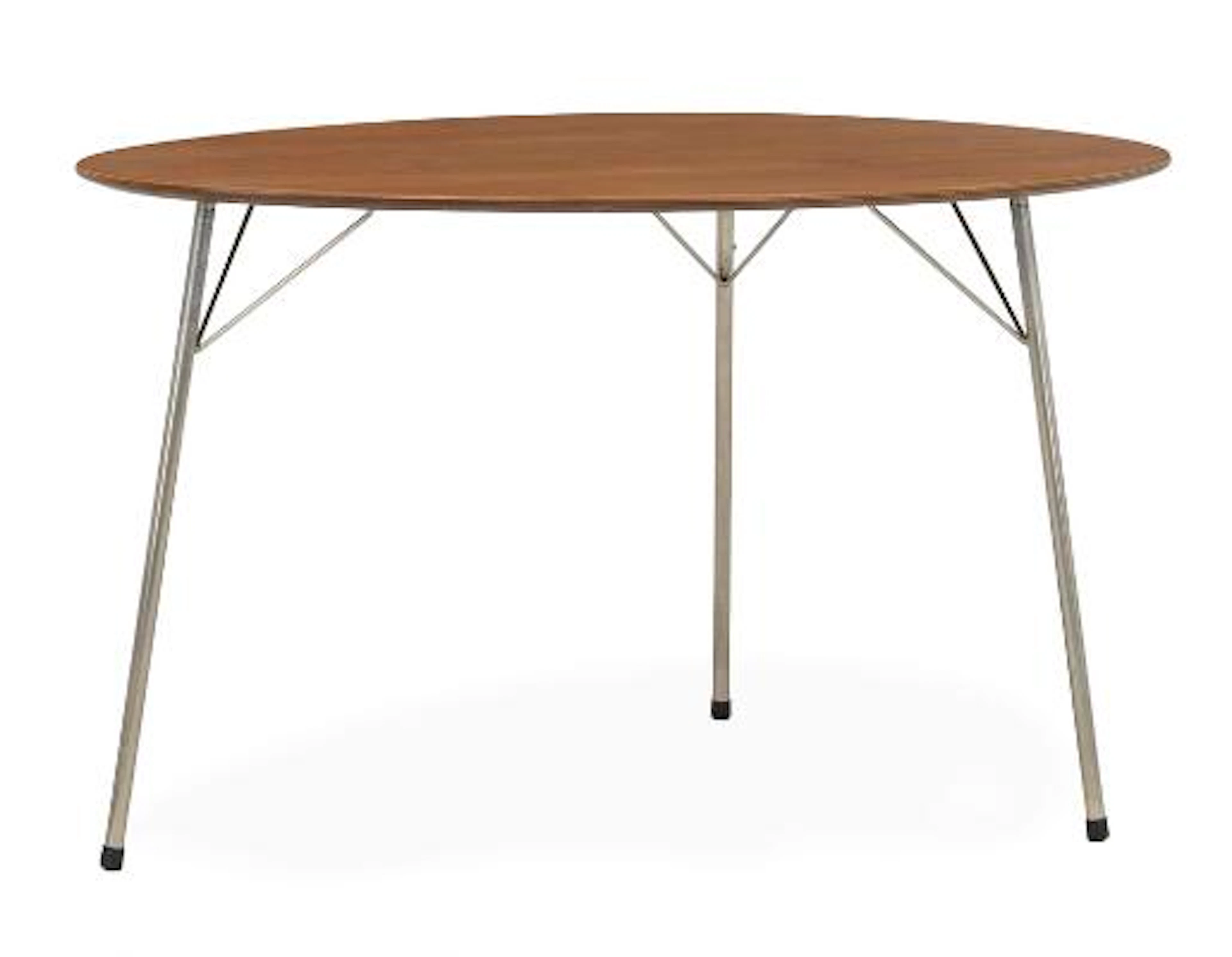 Arne Jacobsen: “Egg Table”. A dining table with three slightly angled