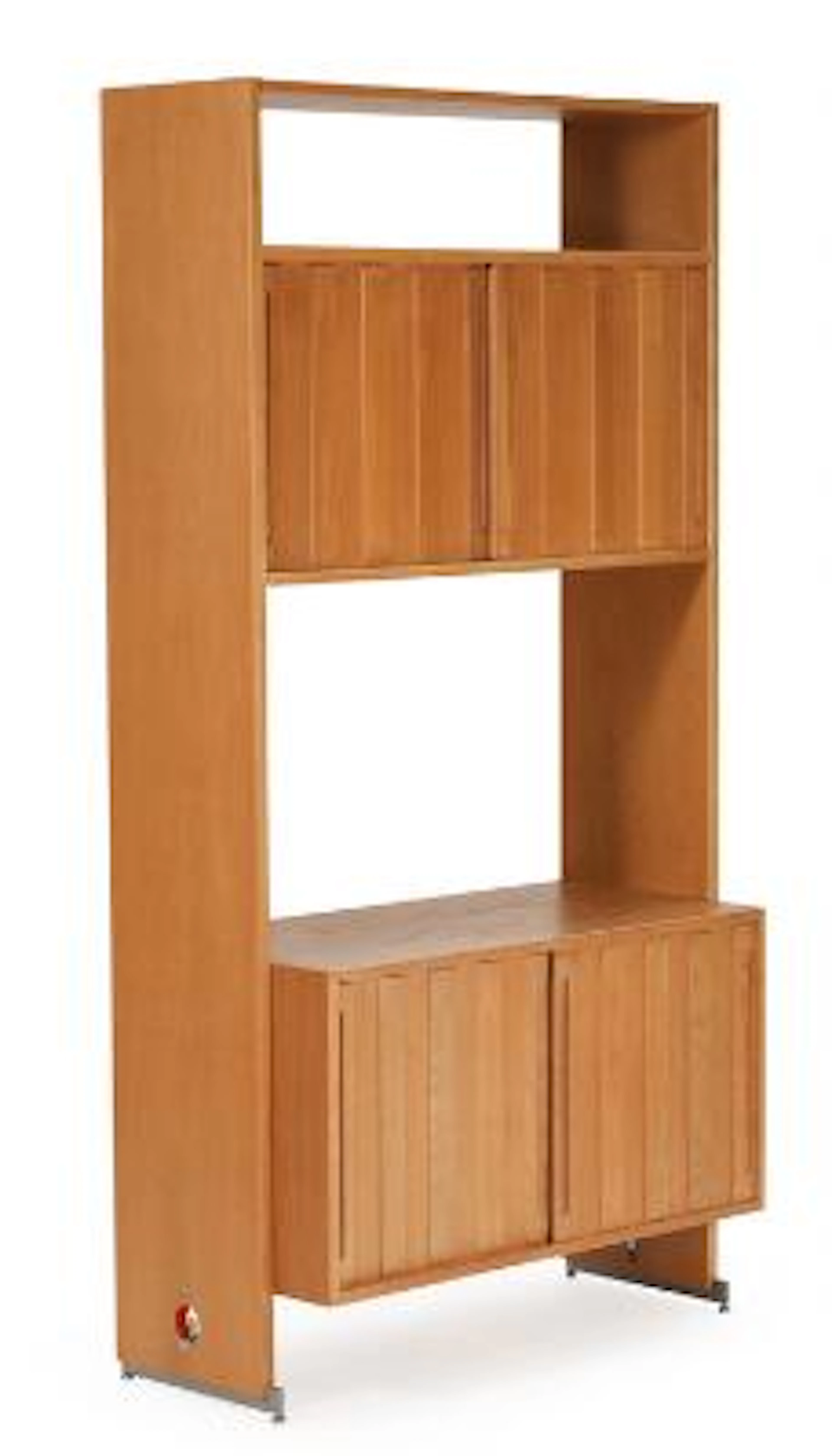Hans J. Wegner: "Ry 100". A freestanding oak shelving unit with two