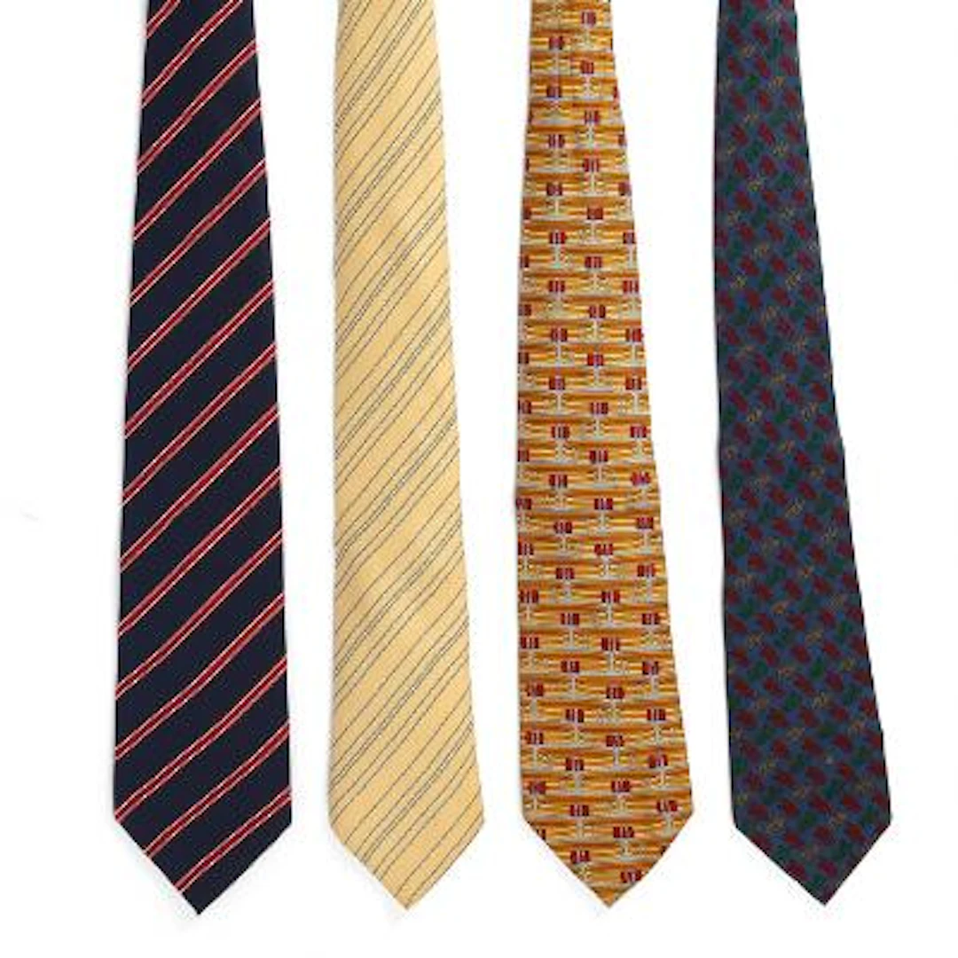 Celine, Gucci, Hermès a.o.: A collection comprising four scarves each