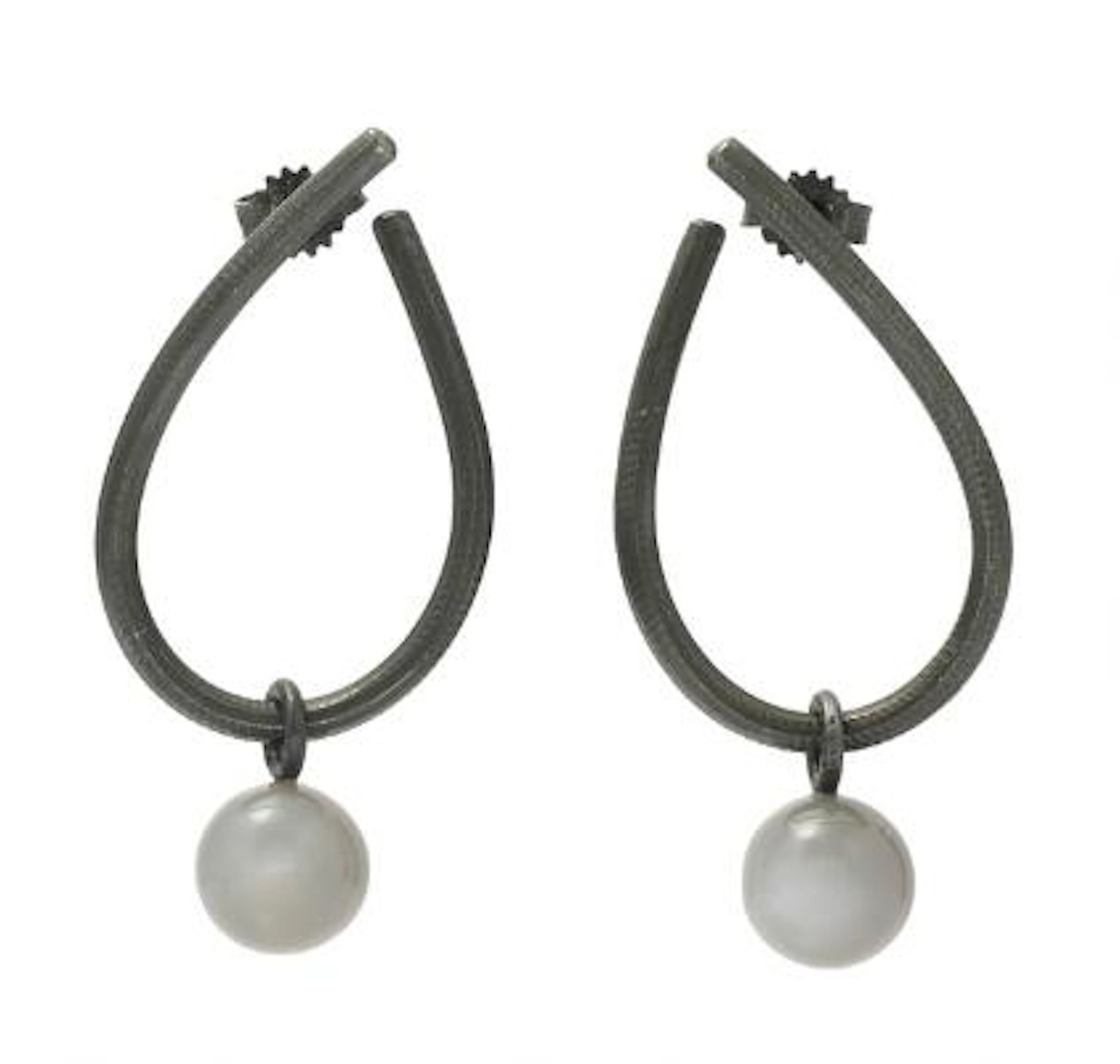 Marianne Dulong: A pair of "Kharisma" ear studs of oxidised sterling