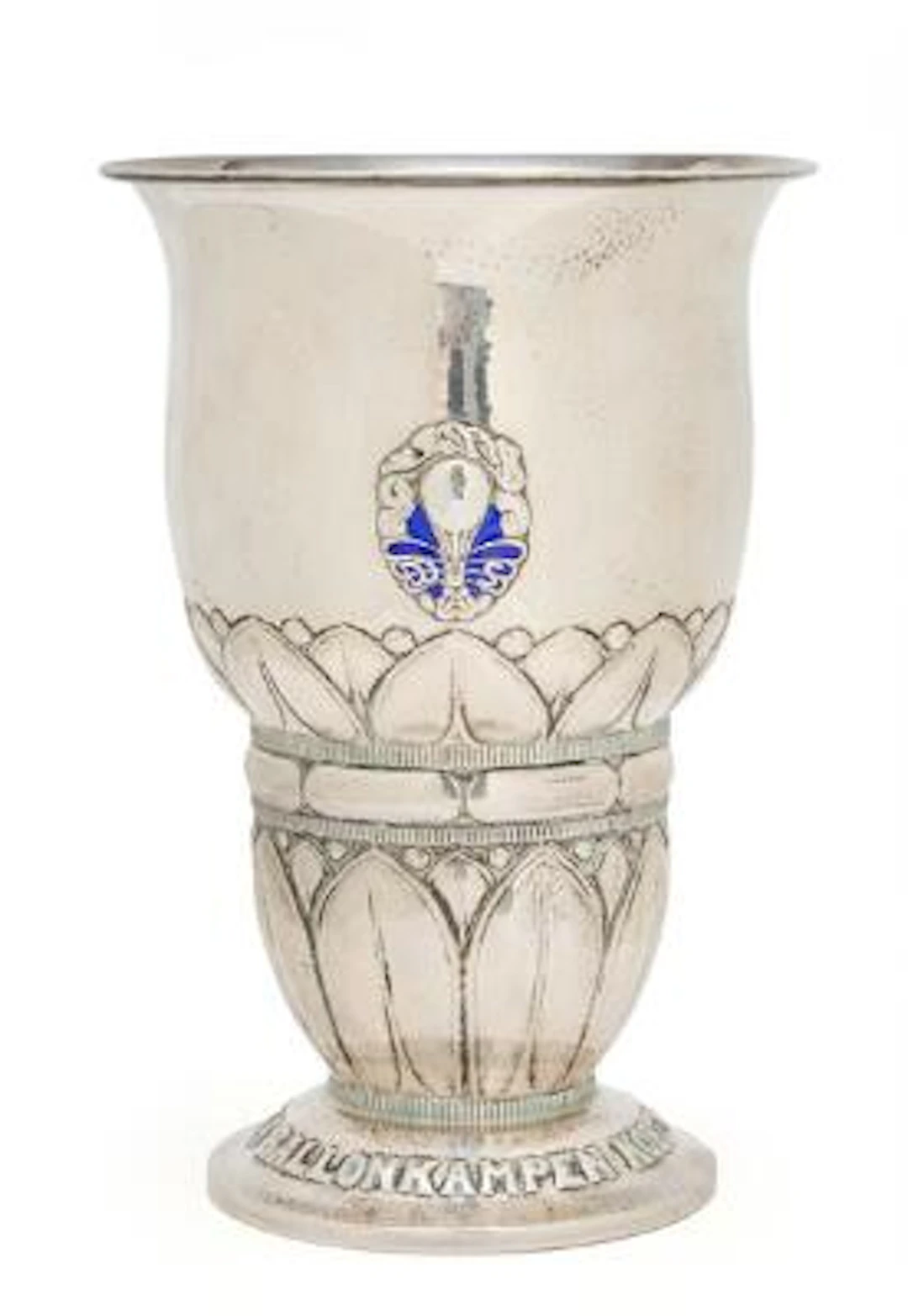 A chased silver cup, maker Heimbürger, Copenhagen hallmark 1927. Weight