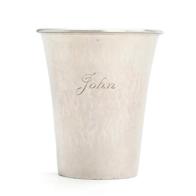 Georg Jensen: Beaker in hand-hammered sterling silver. Design 371