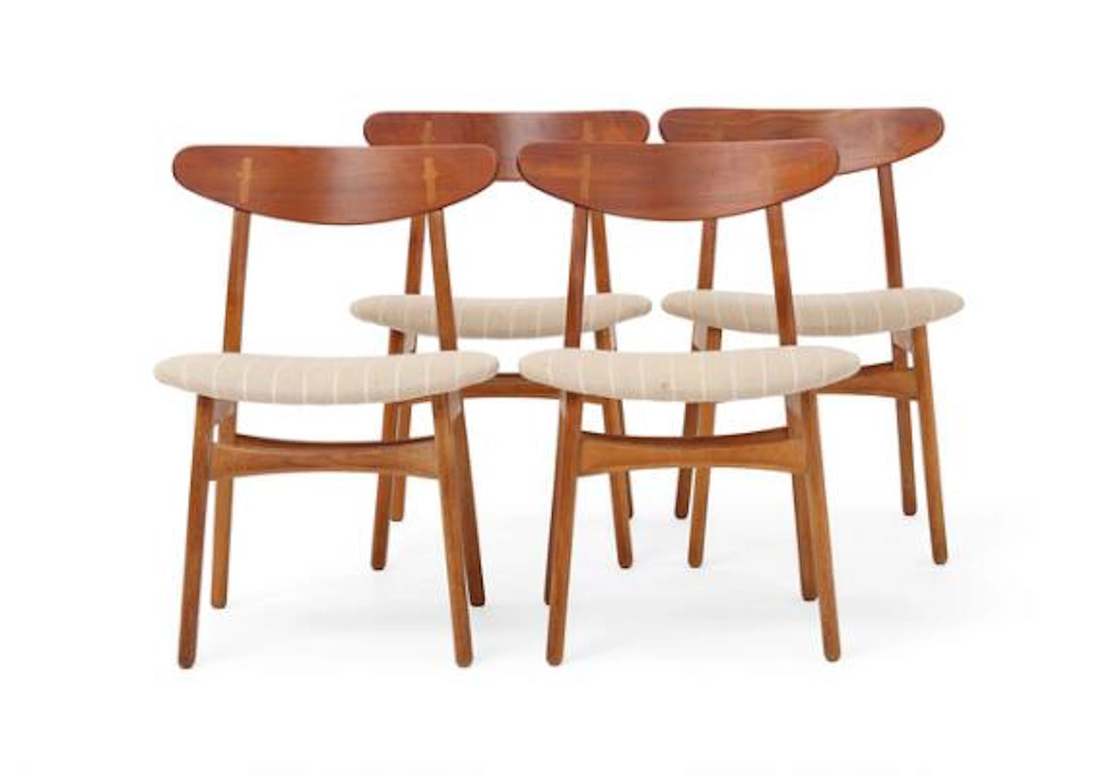 Hans J. Wegner: "CH 30". Set of four dining chairs in oak. Backrest