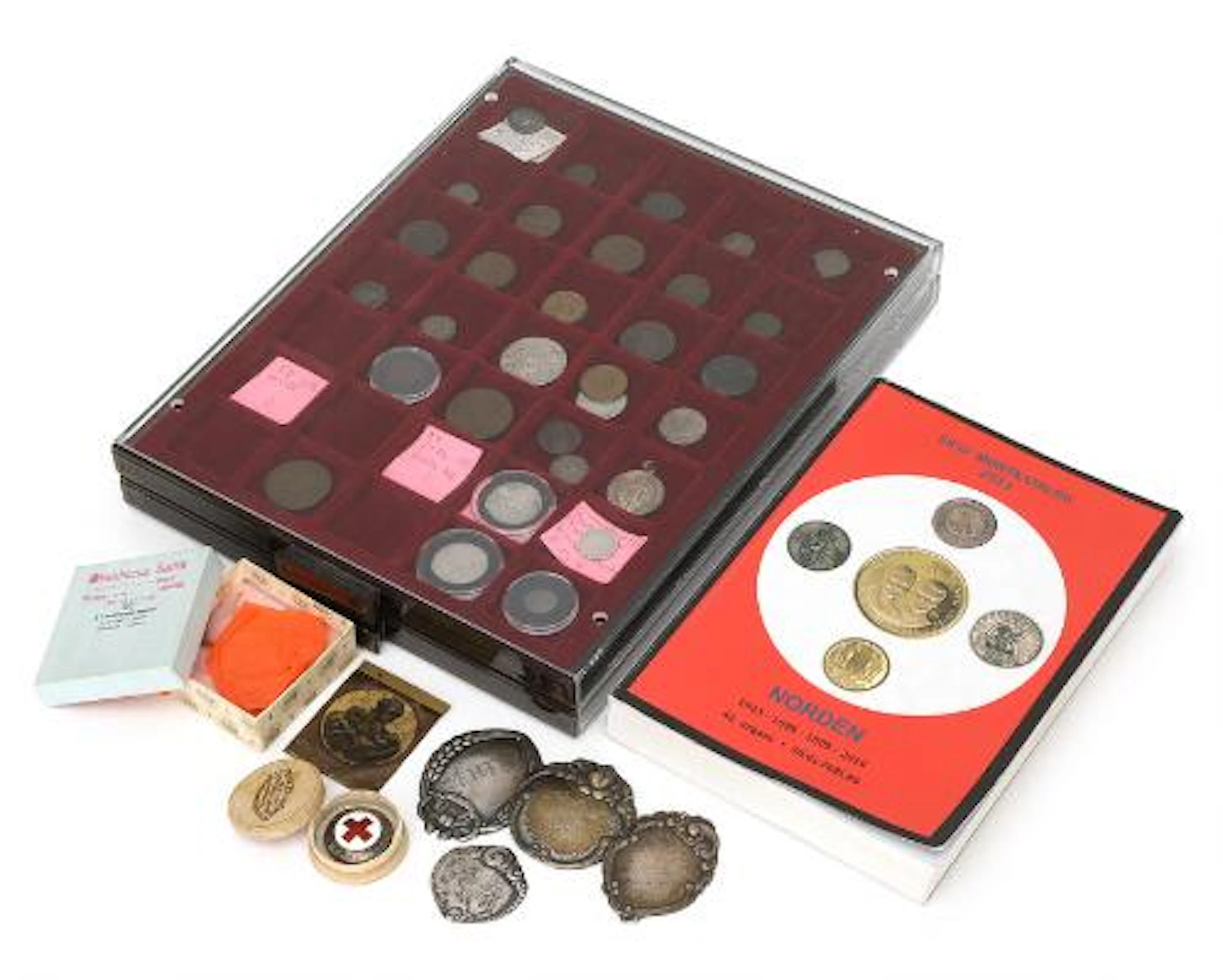 2 Leuchtturm trays with a small collection of Danish skilling and