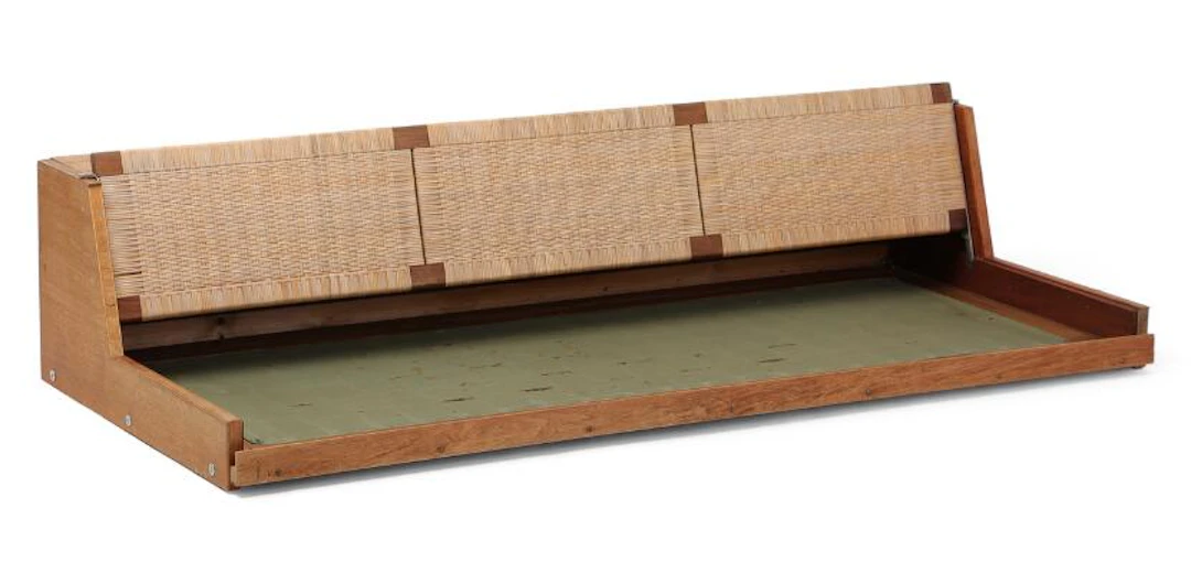 Hans J. Wegner: "GE 7". Daybed in teak. Hinged back with rattan. –