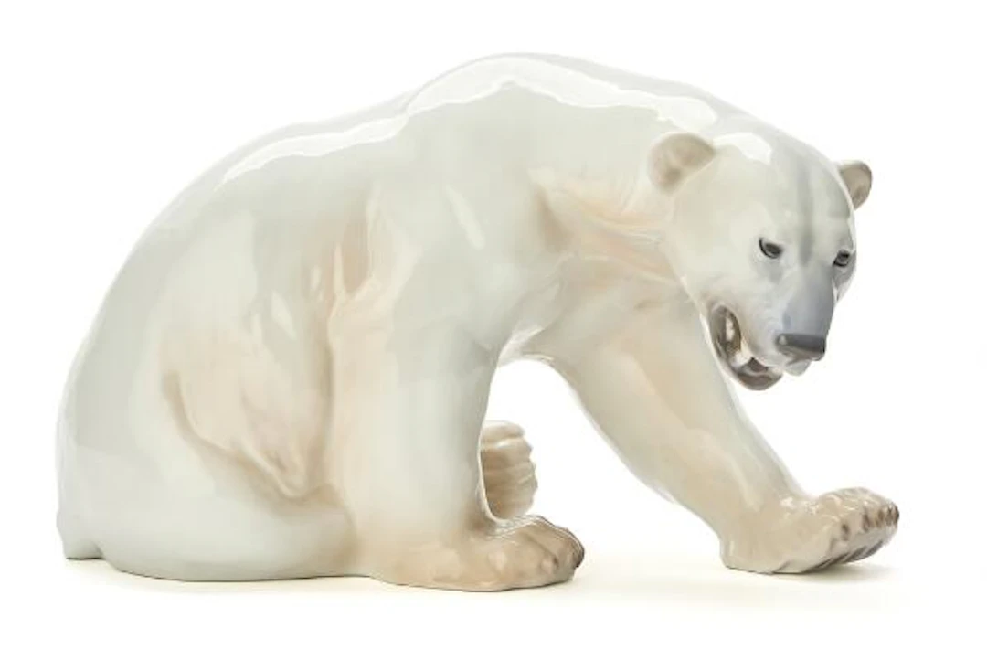 Knud Kyhn: Polar bear. Porcelain. 1857. Biing & Grøndahl. – Bruun