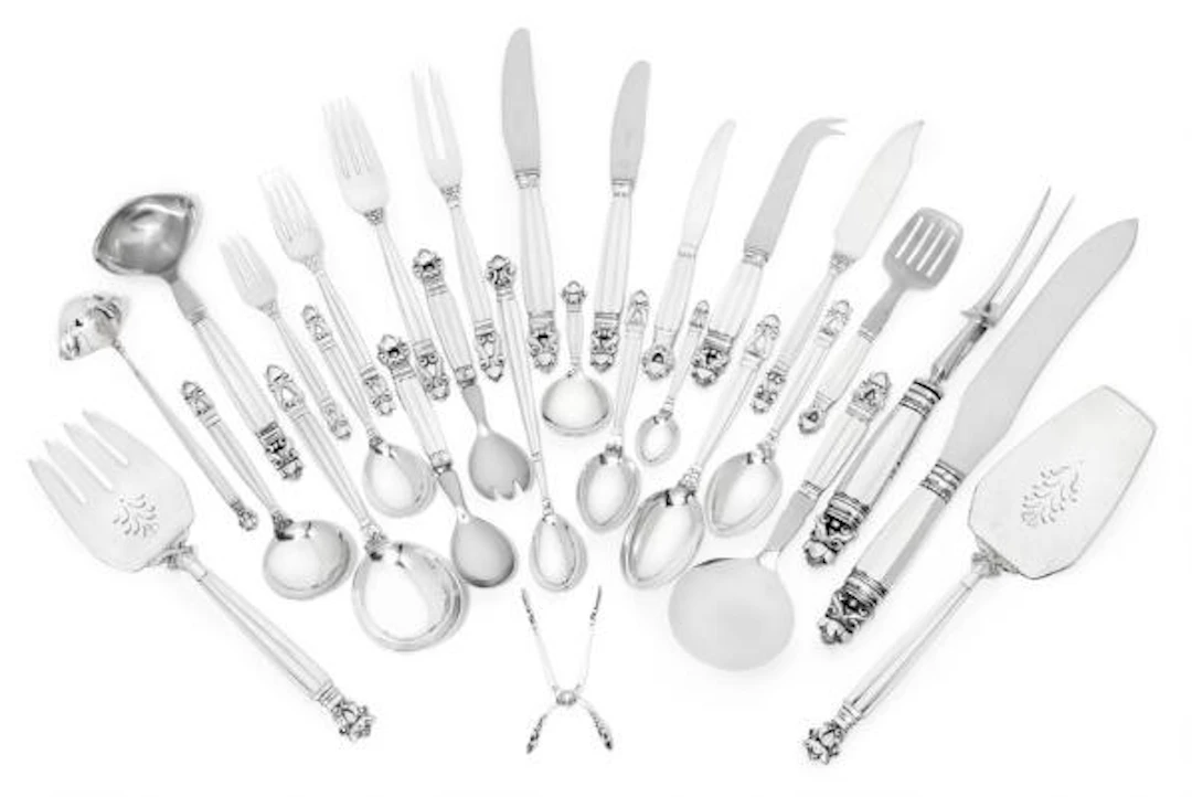Johan Rohde: "Acorn". Sterling silver and silver cutlery. (124) –