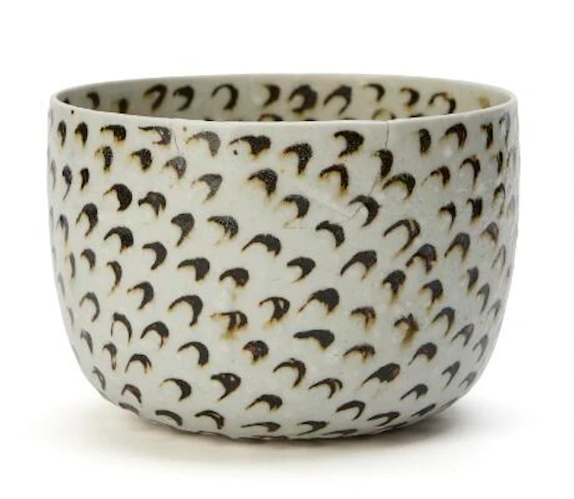 Gertrud Vasegaard: A small stoneware bowl. The outside decorated with