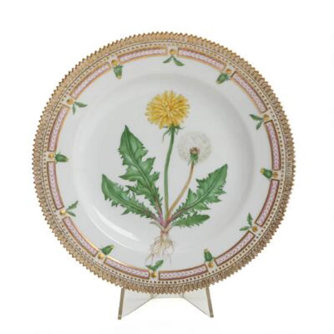 "Flora Danica". Dinner plate of porcelain, decorated in colours and