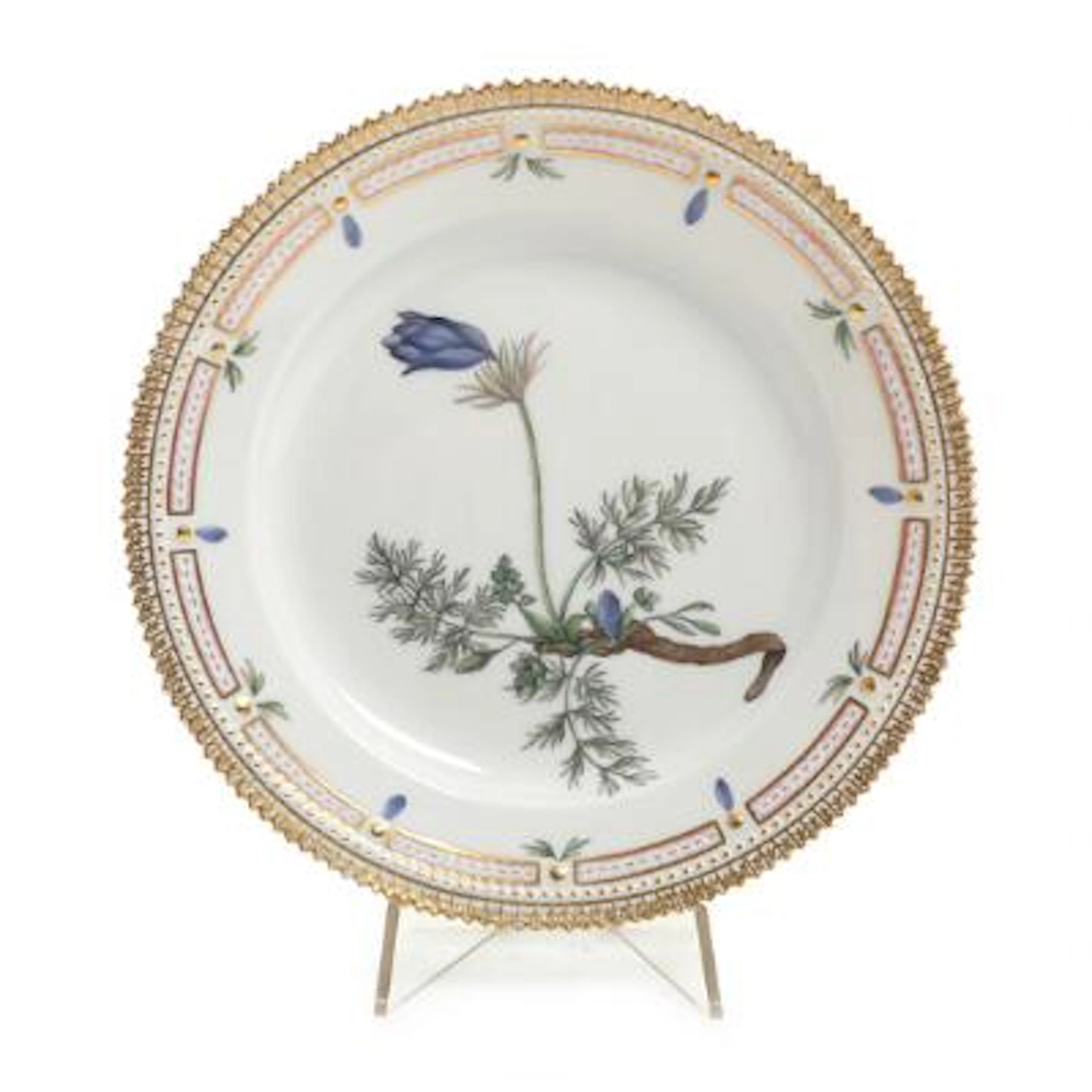 "Flora Danica". Luncheon plate of porcelain, decorated in colours