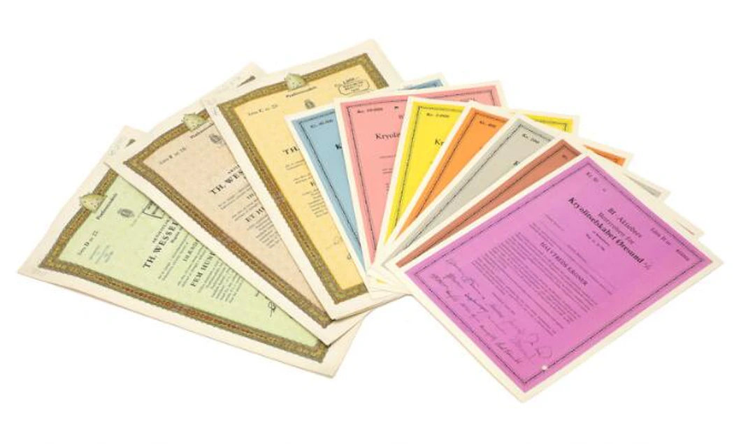 Collection of share certificates from i.a. "Kryolithselskabet Øresund"