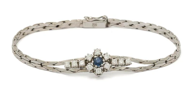 Willy Junget: A sapphire and diamond bracelet set with a sapphire