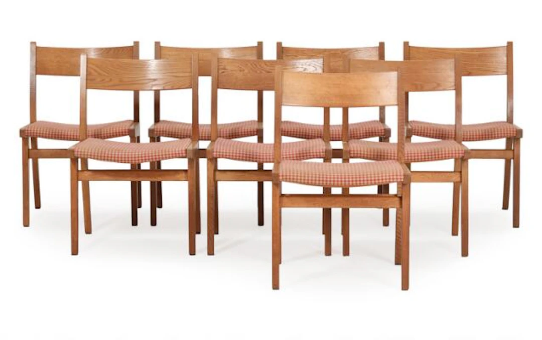 Hans J. Wegner: "GE 376". Eight chairs with oak frame, upholstered